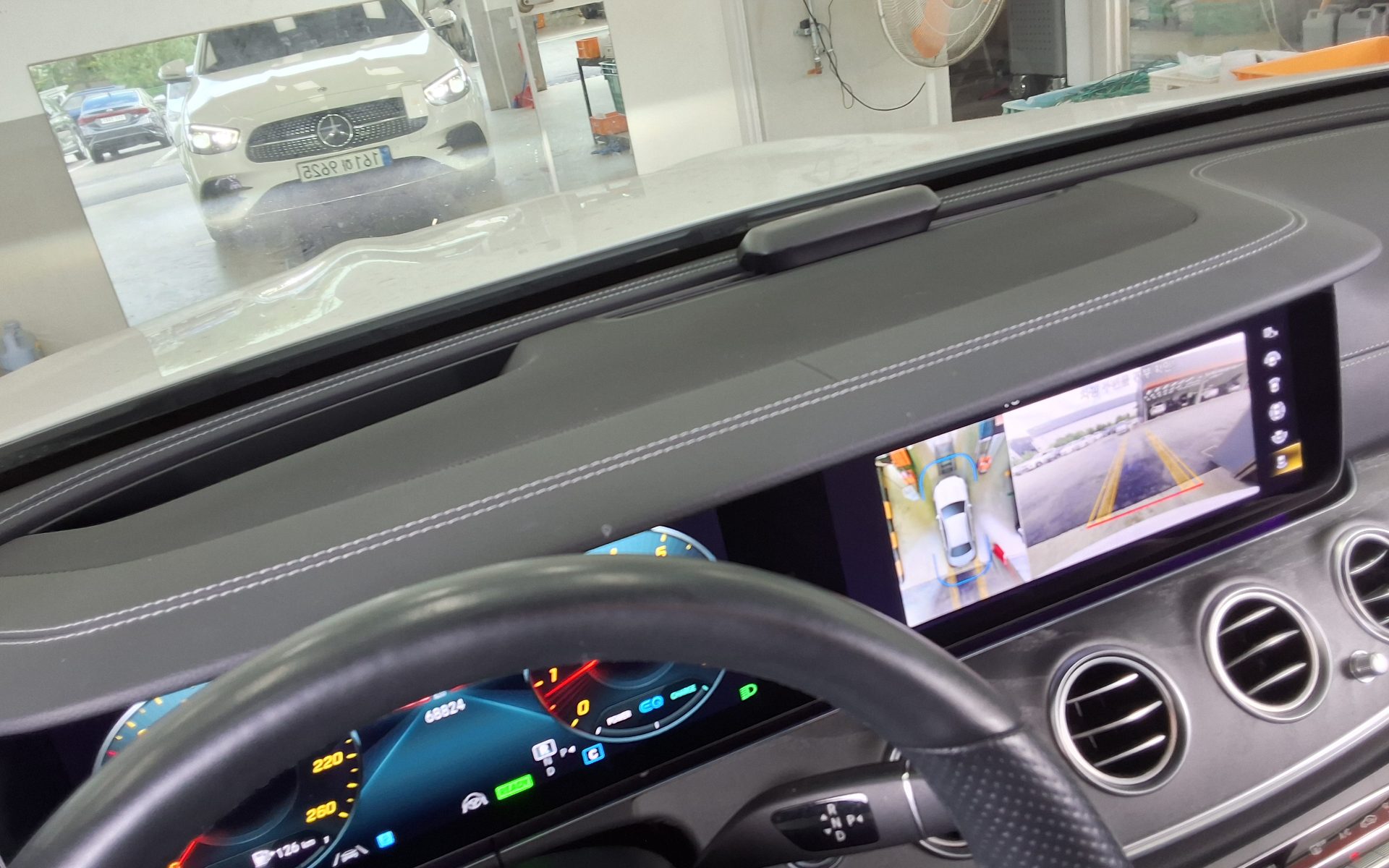 مرسيدس بنز E Class 2022 4MATIC LINE