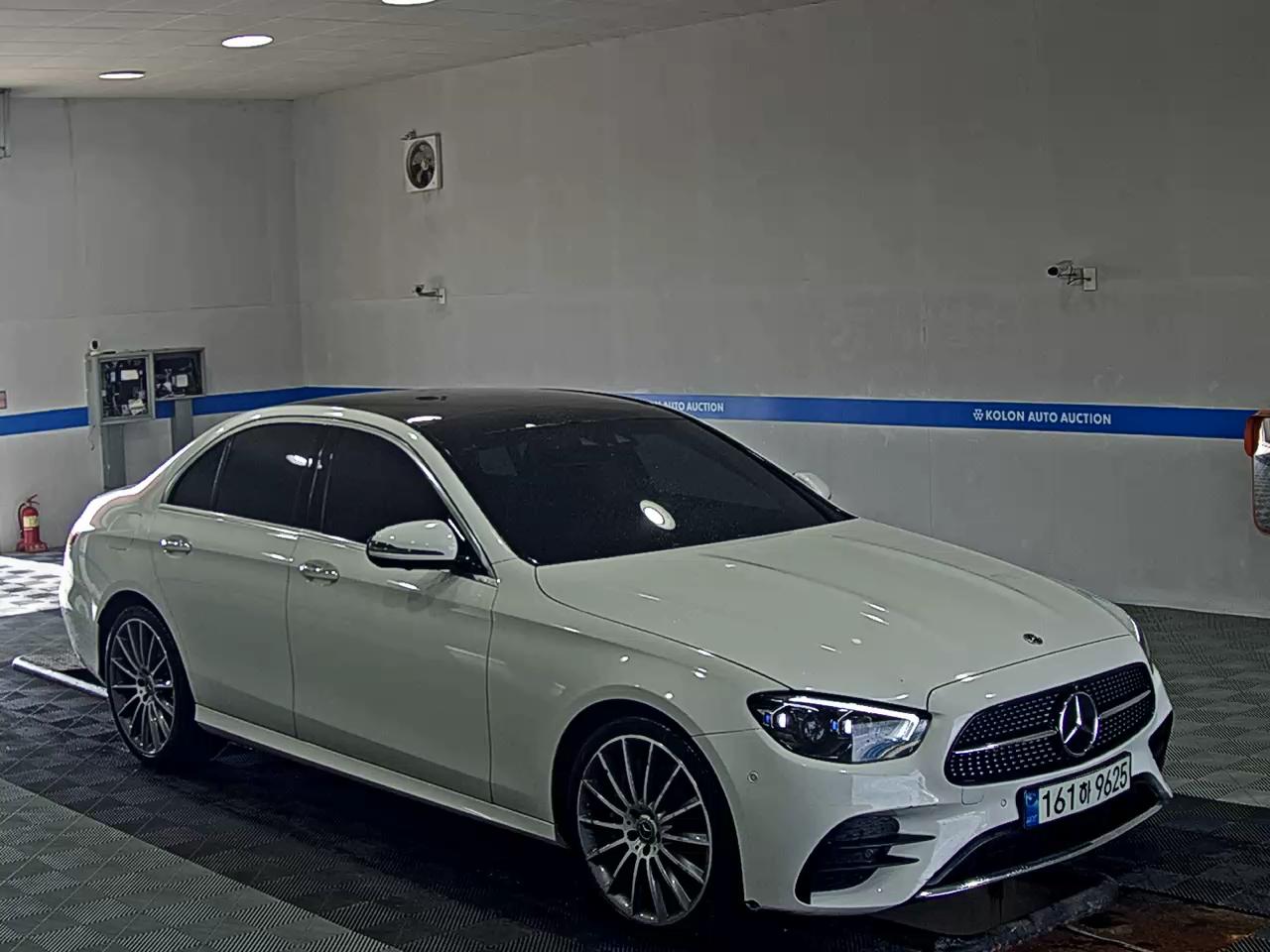 مرسيدس بنز E Class 2022 4MATIC LINE