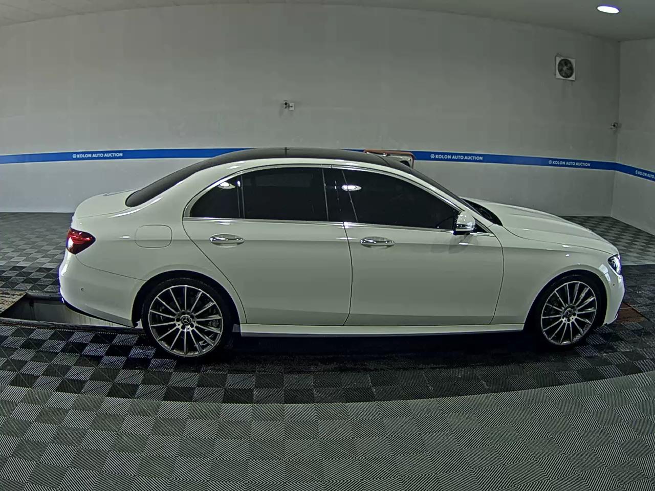 مرسيدس بنز E Class 2022 4MATIC LINE