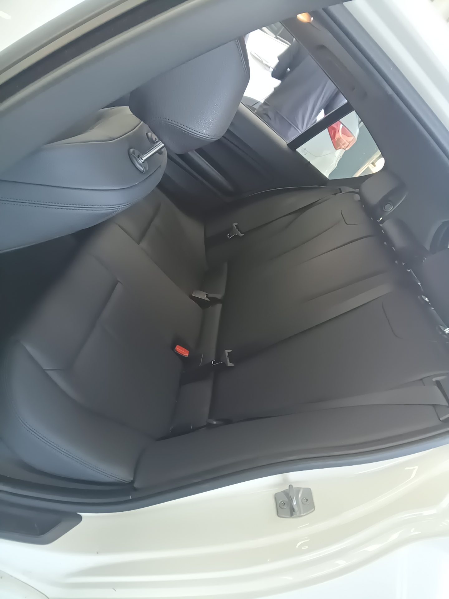 بي إم دبليو 1 Series (2Nd Gen) 5 أبواب 118D Sport Line 2016 SPORT LINE