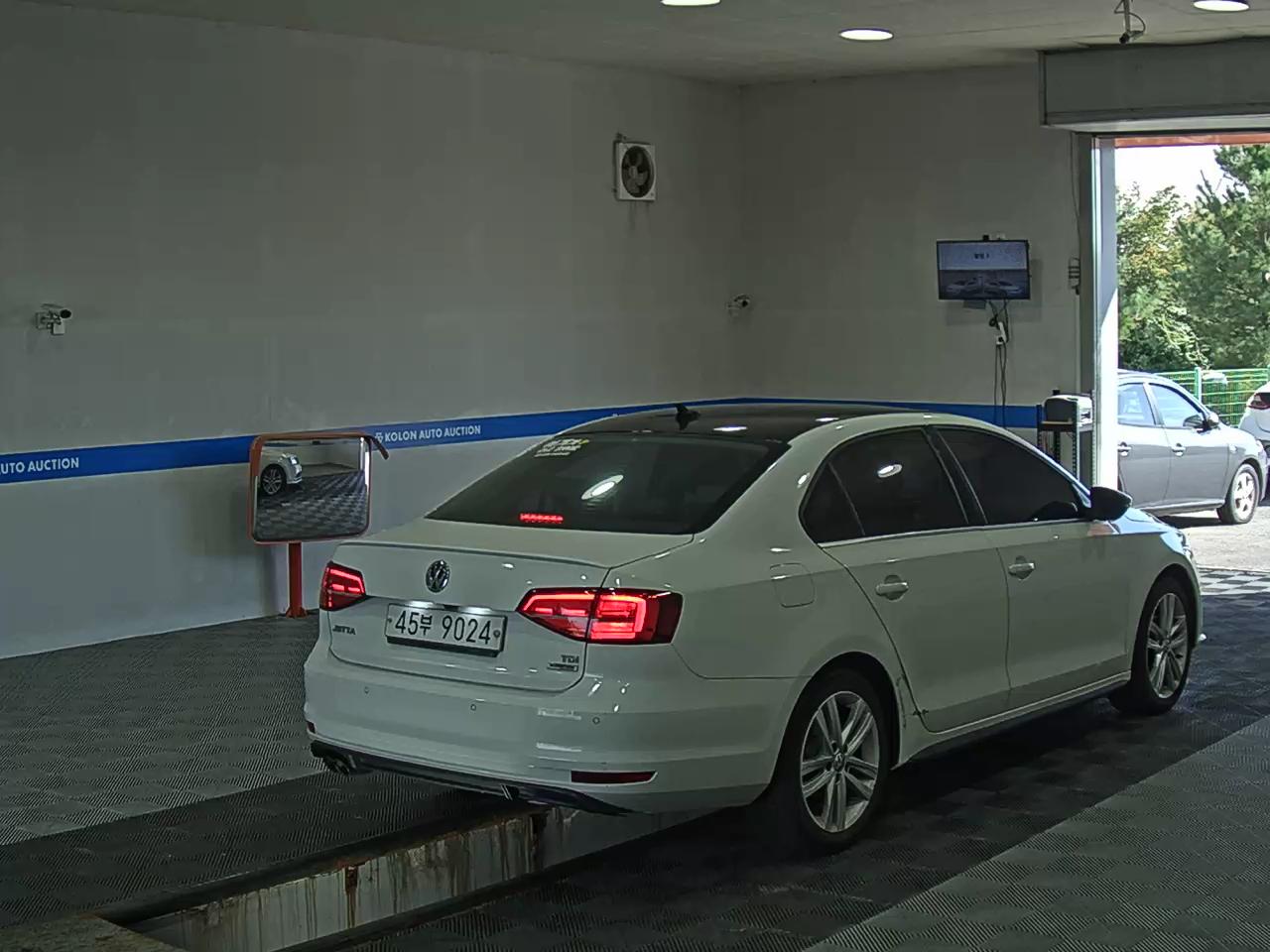 فولكس فاجن جيتا (6Th Gen) 2.0 TDI Bluemotion بريميوم 2015 بريميوم