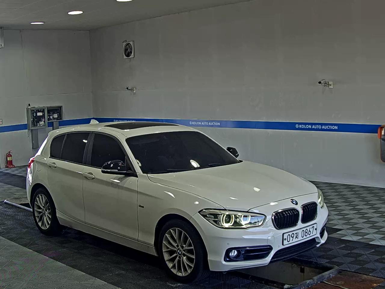 بي إم دبليو 1 Series (2Nd Gen) 5 أبواب 118D Sport Line 2016 SPORT LINE
