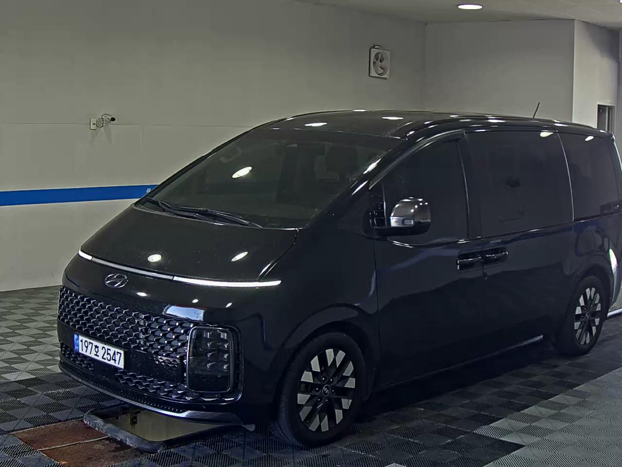 Hyundai Staria