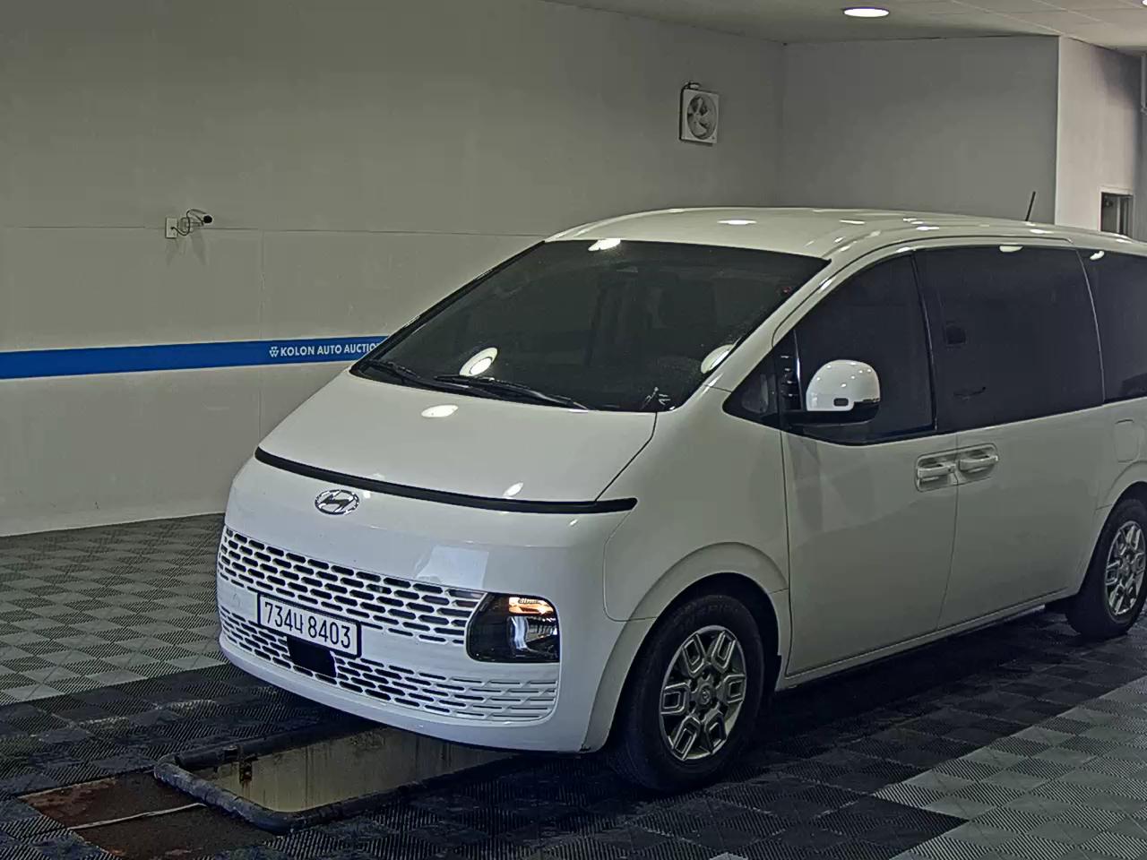 Hyundai Staria