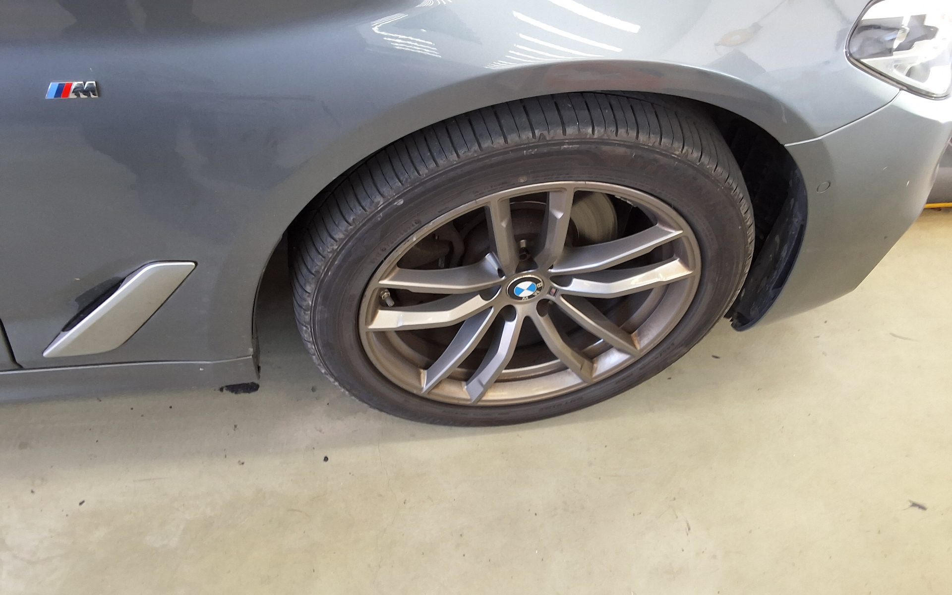 بي إم دبليو 5 Series (7Th Gen) 520D M Sport Pack سبيشل 2018 SPORT SPECIAL
