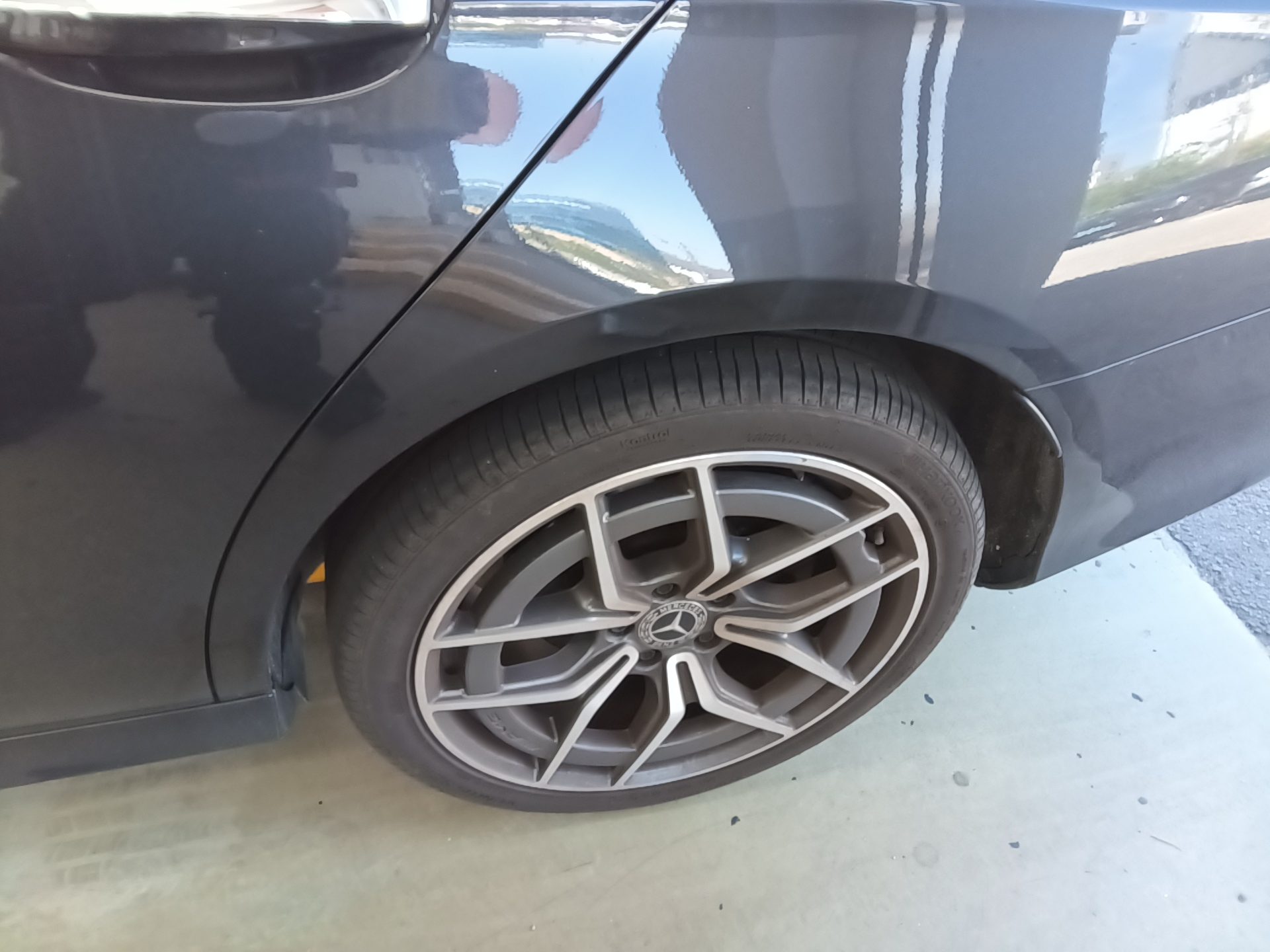 مرسيدس بنز E Class 2021 E220d 4MATIC LINE