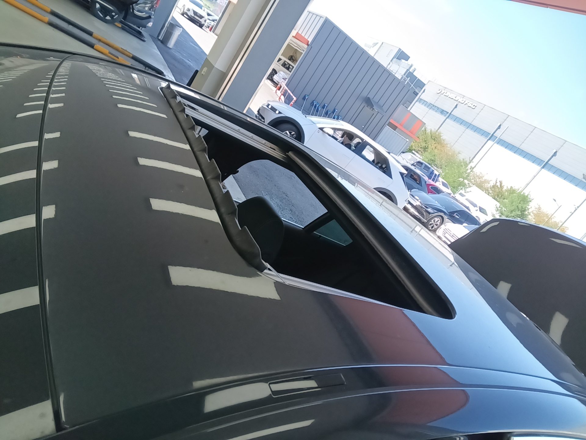 مرسيدس بنز E Class 2021 E220d 4MATIC LINE
