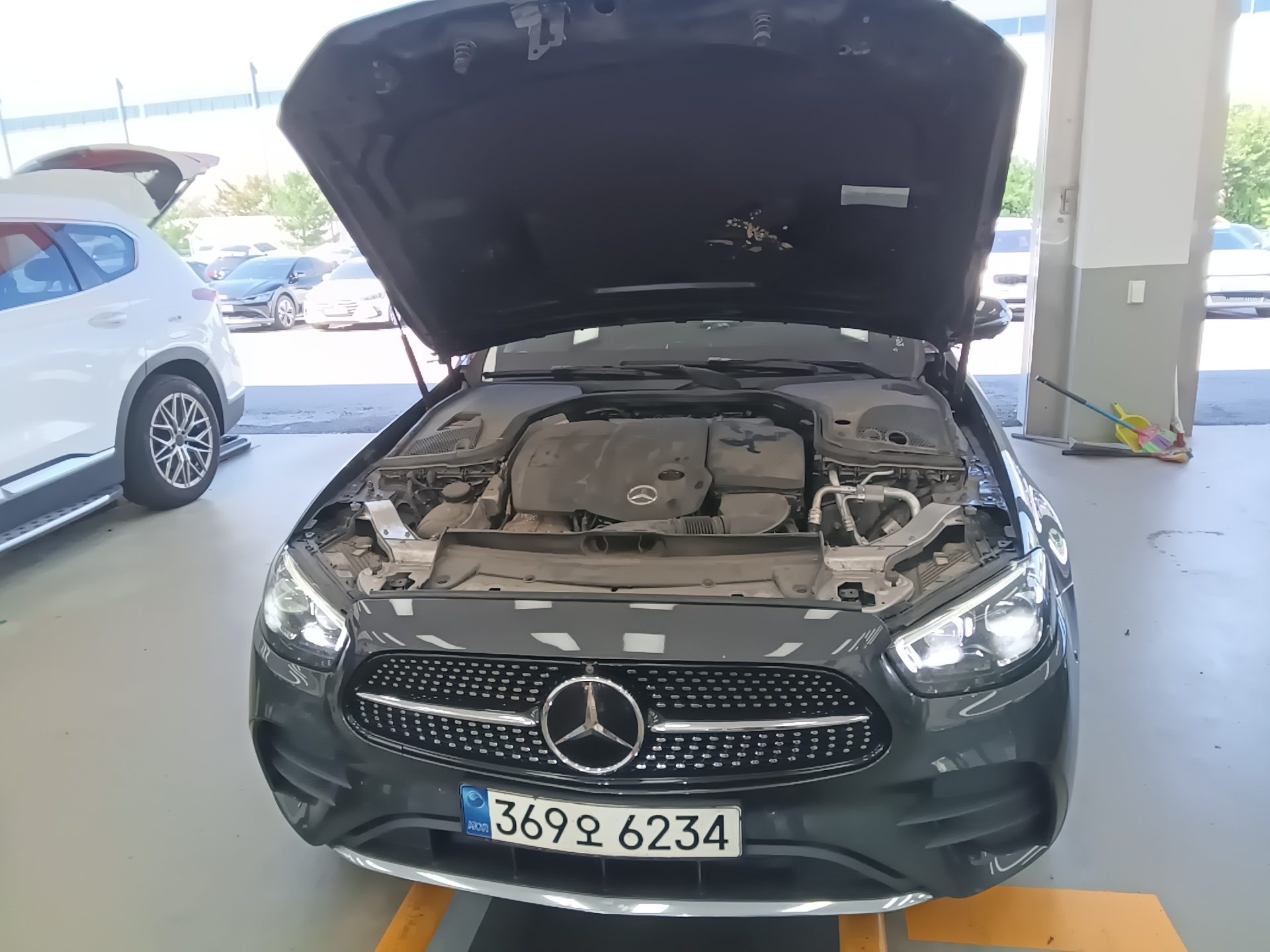 مرسيدس بنز E Class 2021 E220d 4MATIC LINE