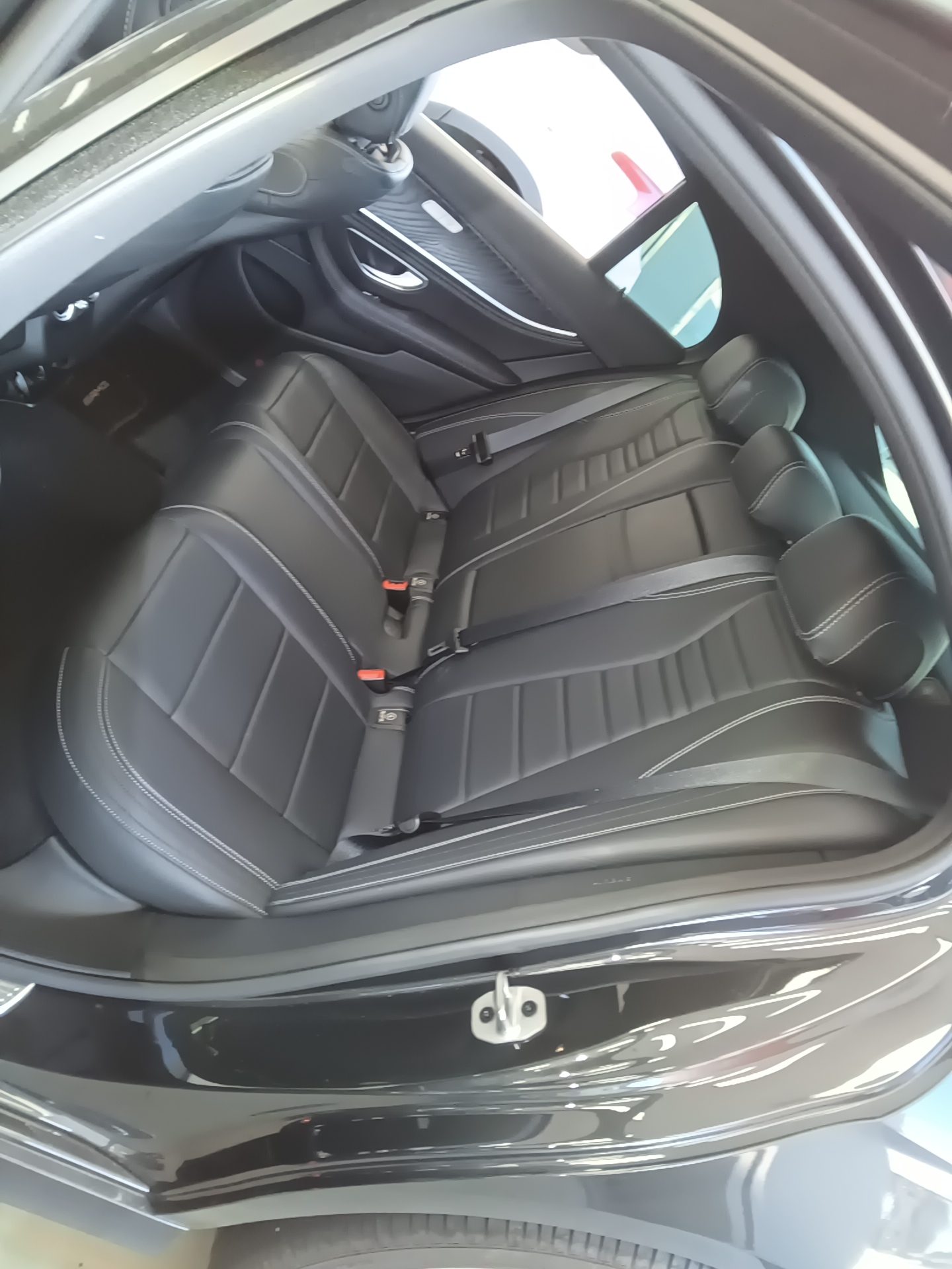 مرسيدس بنز E Class 2021 E220d 4MATIC LINE