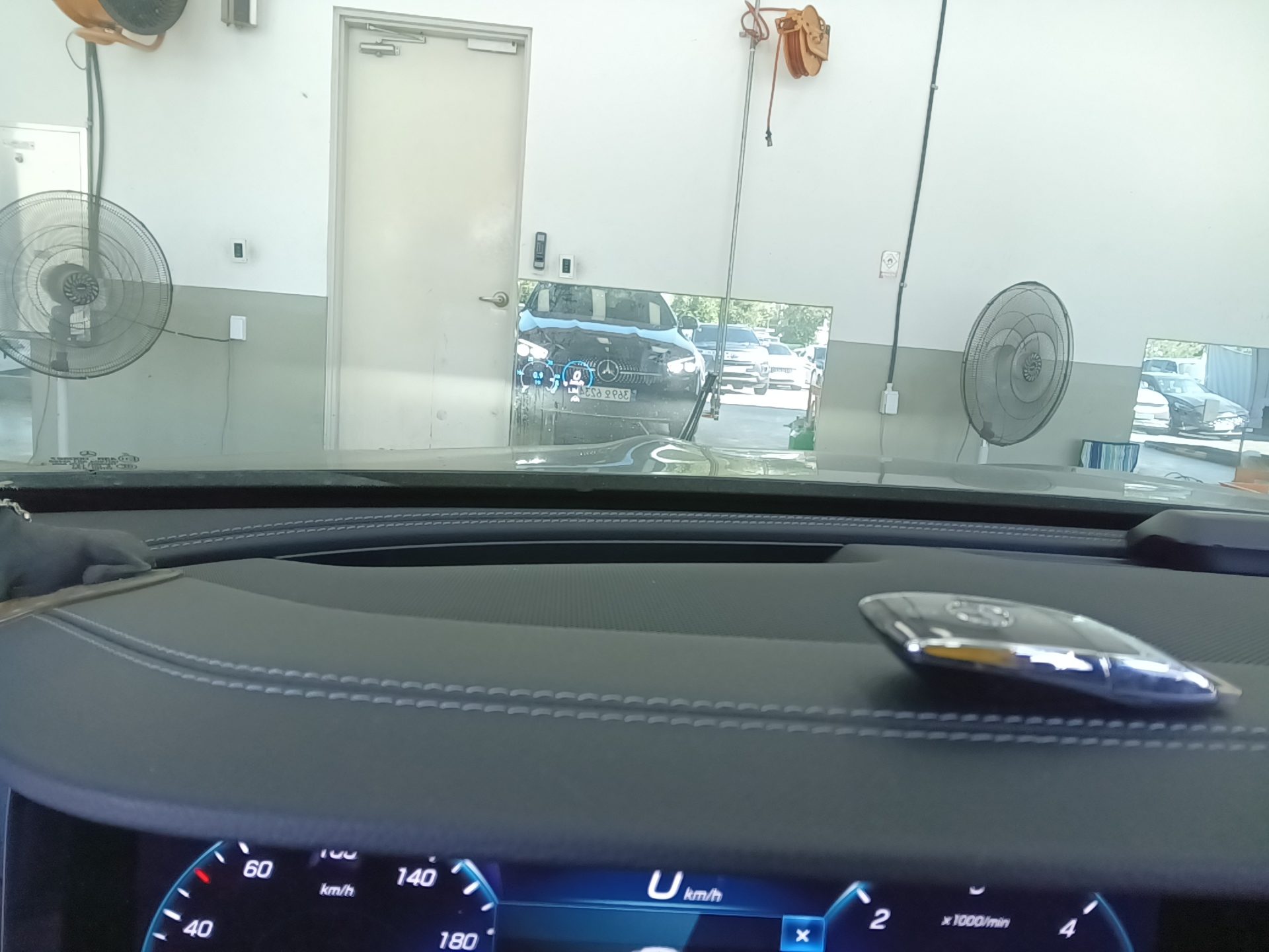 مرسيدس بنز E Class 2021 E220d 4MATIC LINE