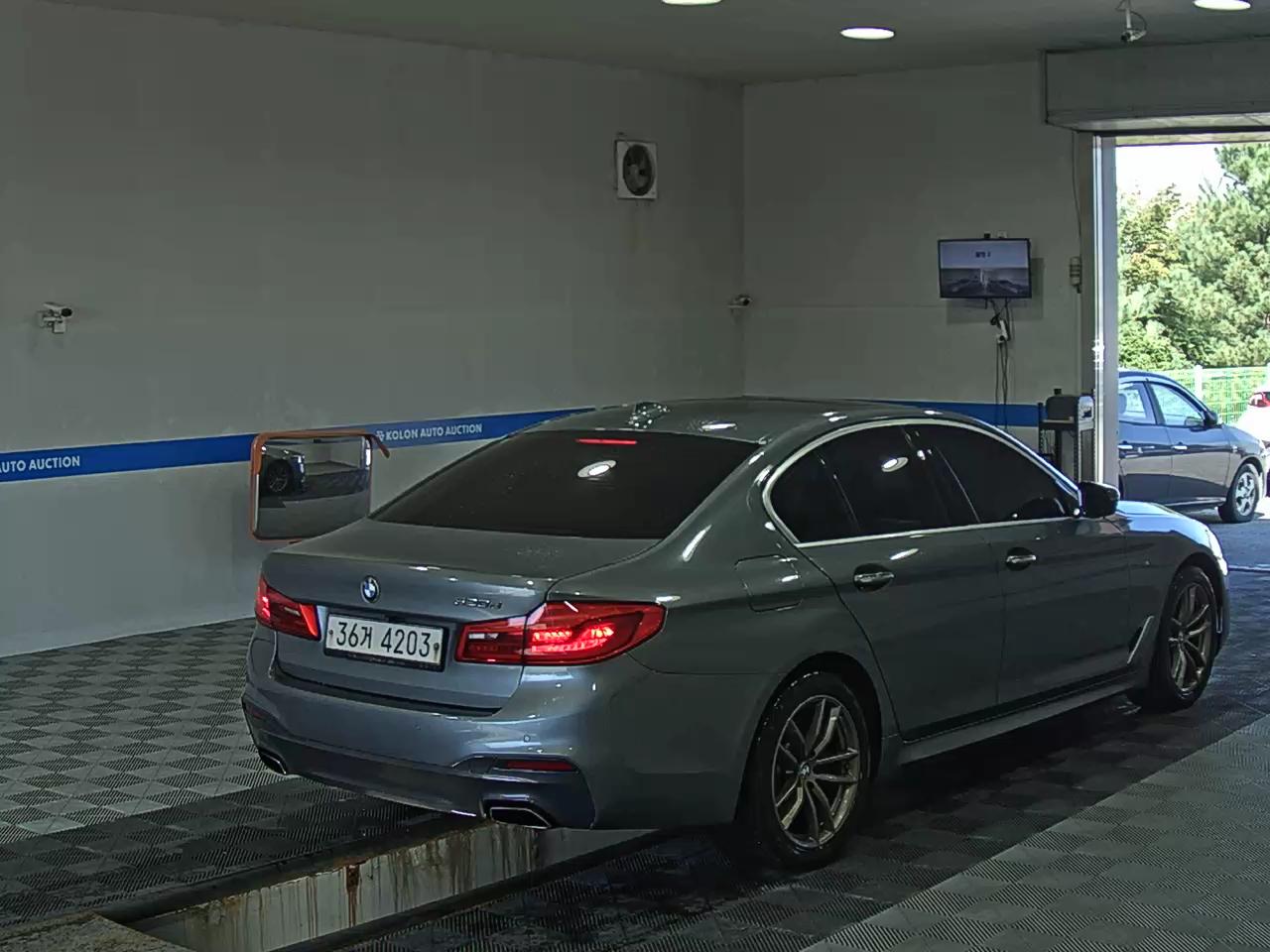 بي إم دبليو 5 Series (7Th Gen) 520D M Sport Pack سبيشل 2018 SPORT SPECIAL