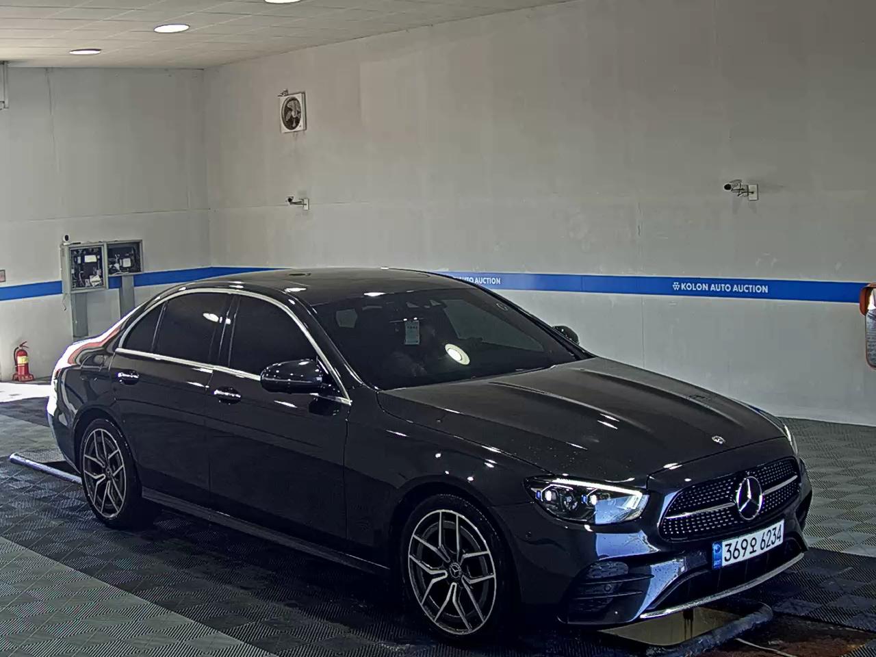 مرسيدس بنز E Class 2021 E220d 4MATIC LINE