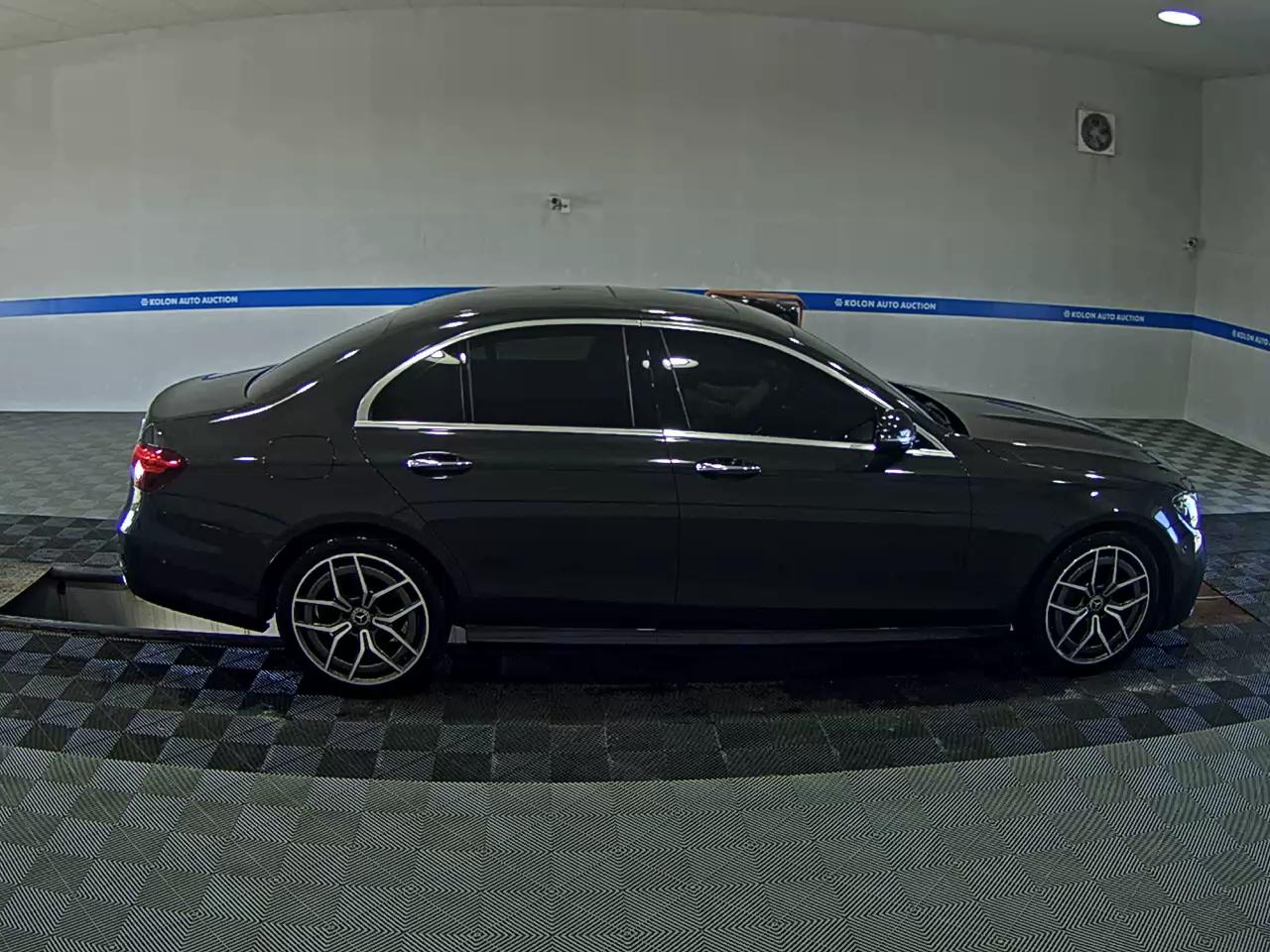 مرسيدس بنز E Class 2021 E220d 4MATIC LINE