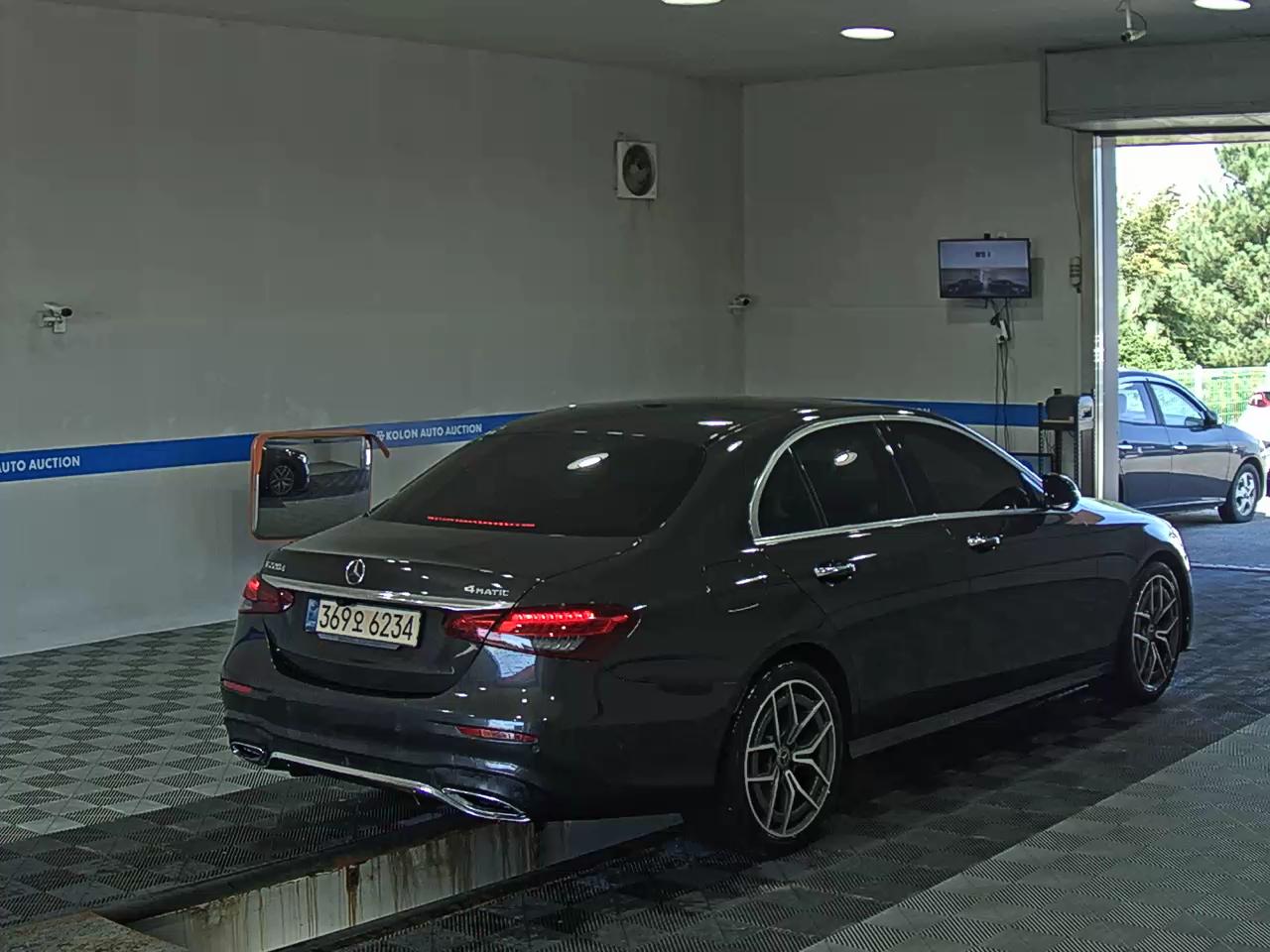مرسيدس بنز E Class 2021 E220d 4MATIC LINE