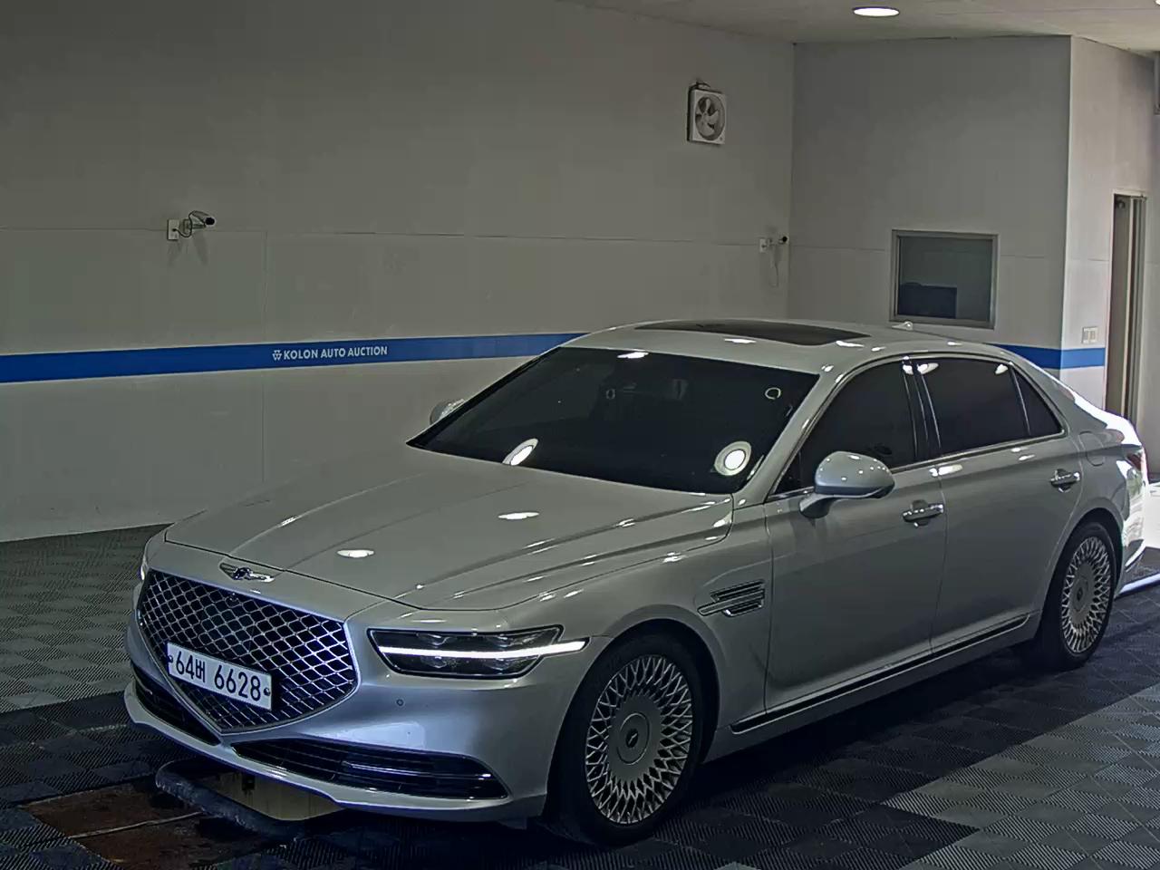 Genesis G90