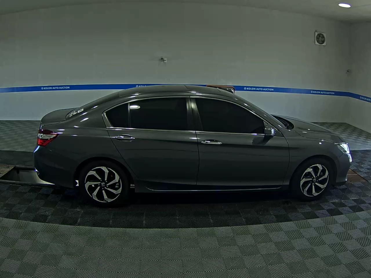 هوندا أكورد 2016