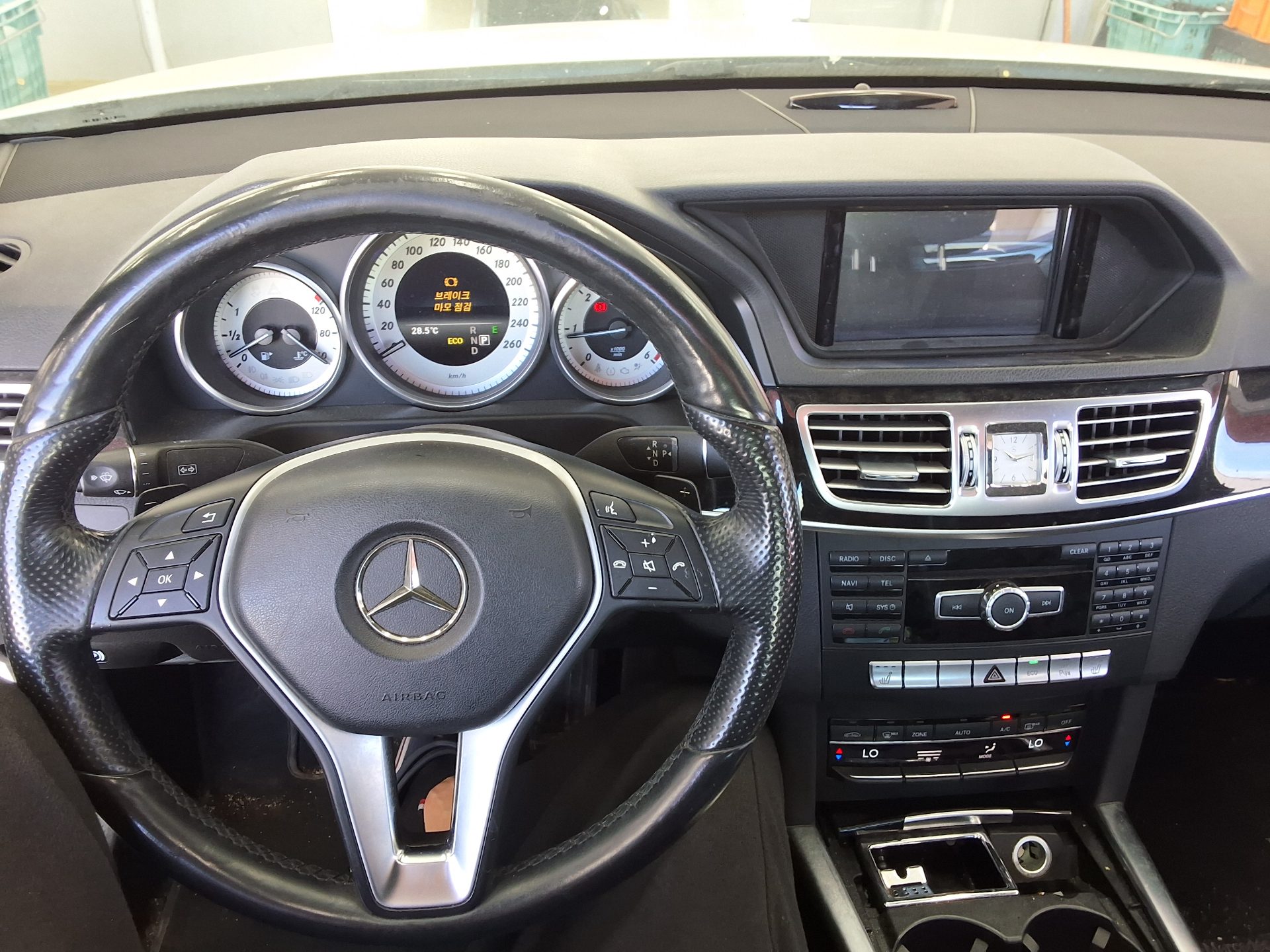 مرسيدس بنز E Class 2015 E220