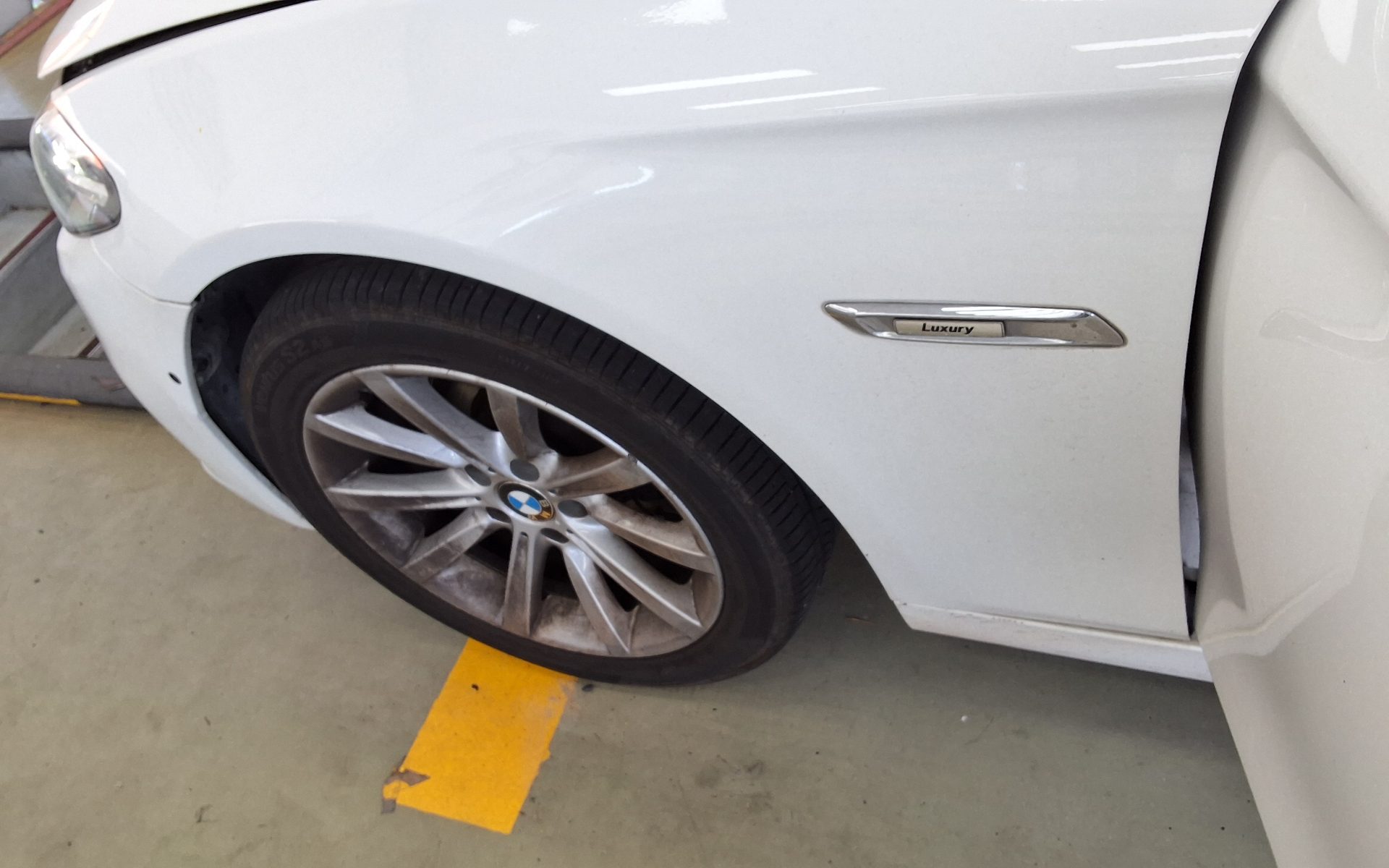 بي إم دبليو 5 Series 2014 528i