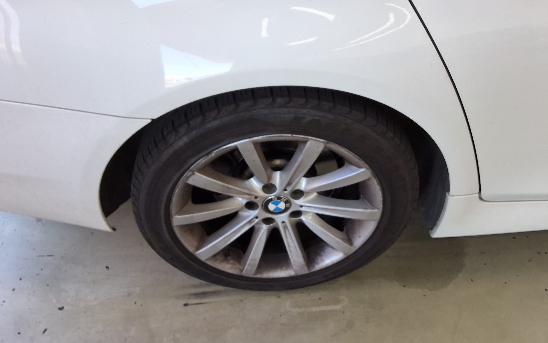 بي إم دبليو 5 Series 2014 528i