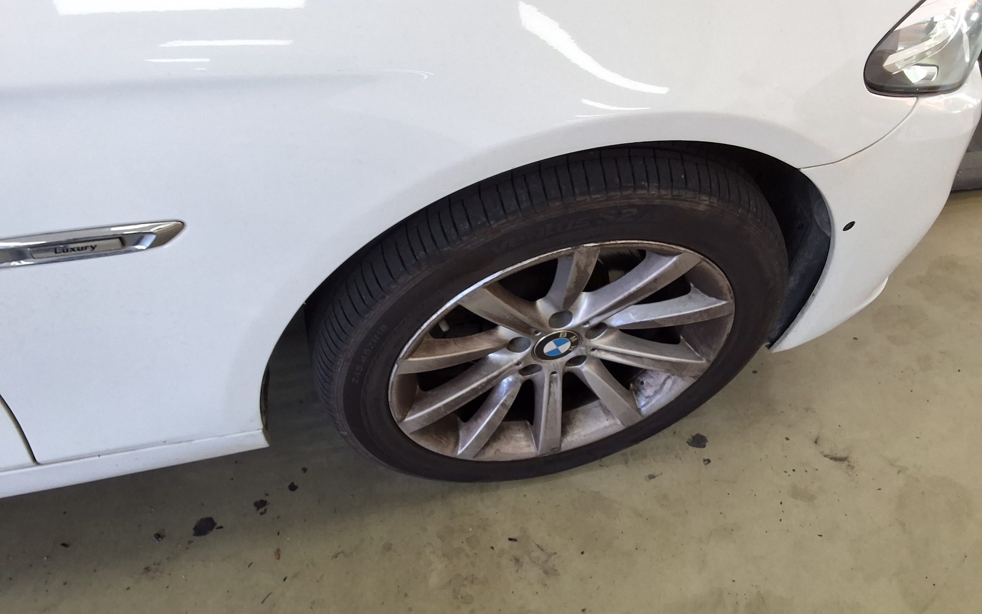 بي إم دبليو 5 Series 2014 528i