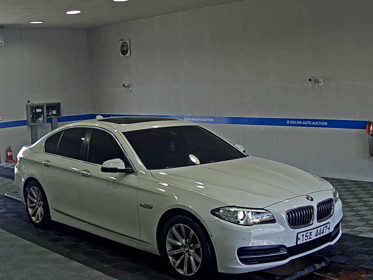 بي إم دبليو 5 Series 2014 528i
