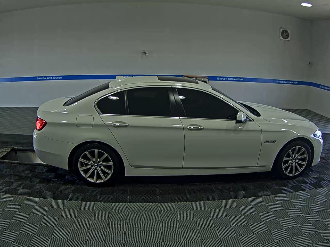 بي إم دبليو 5 Series 2014 528i