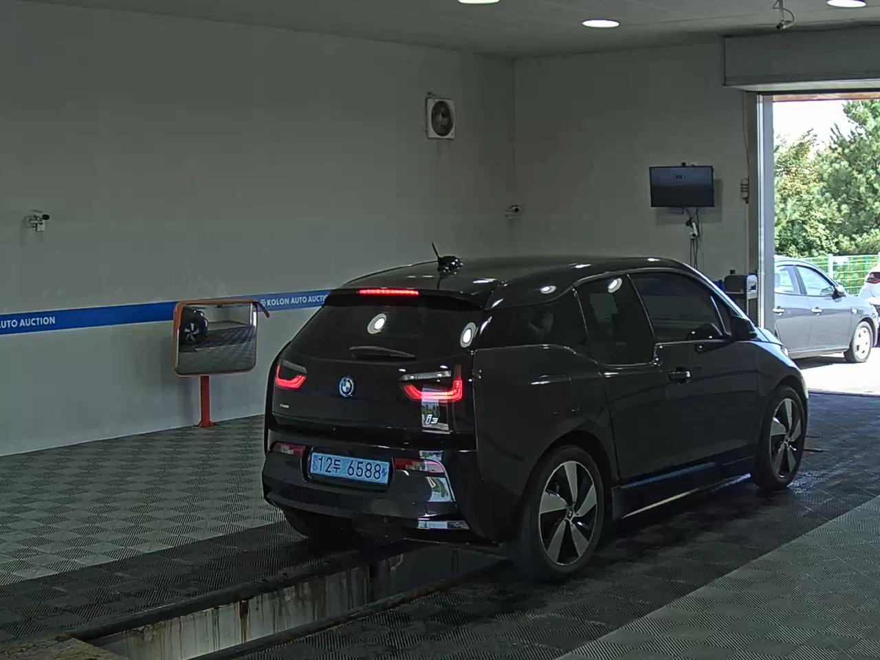 بي إم دبليو I3 Lux 2015