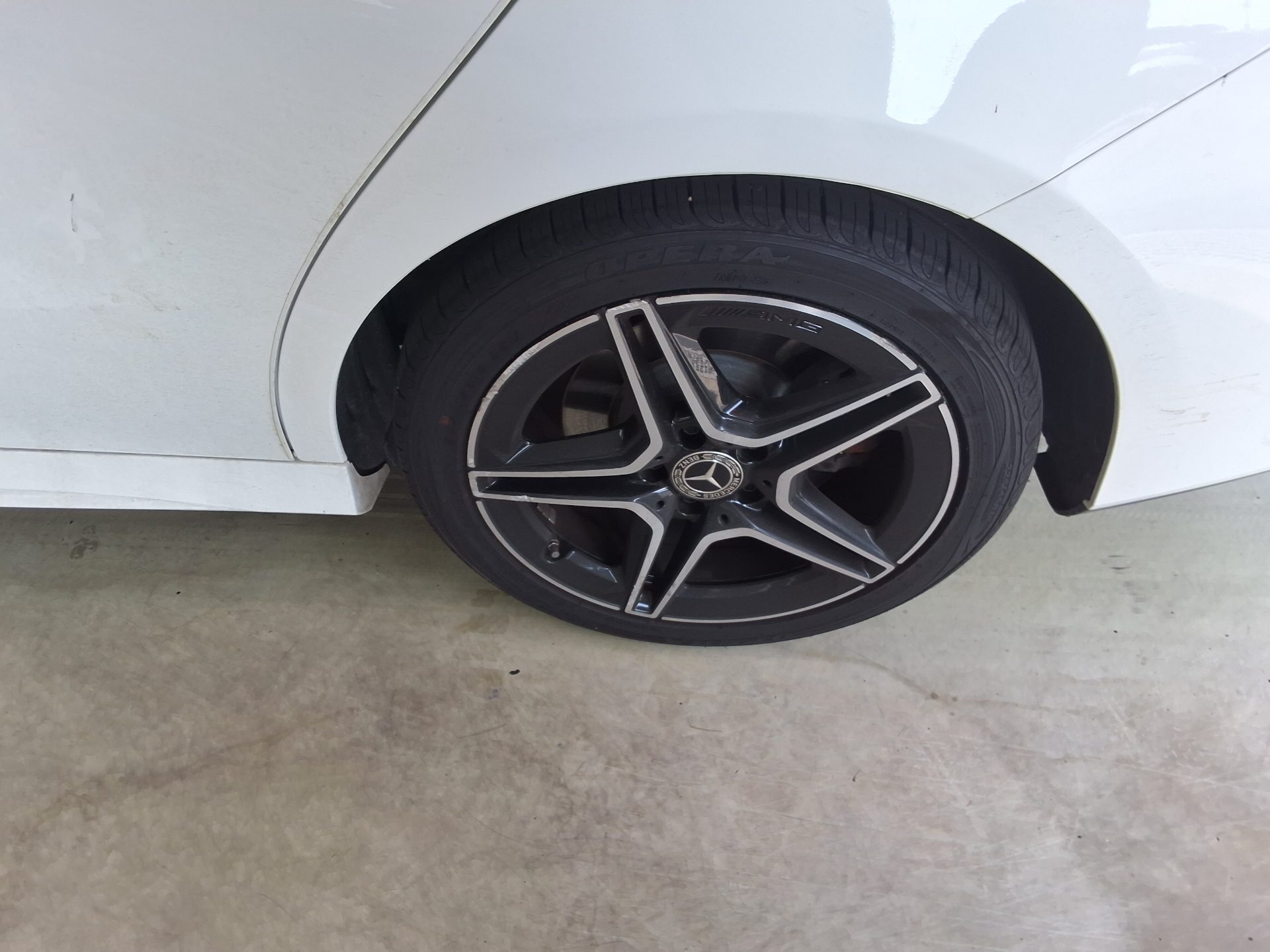 مرسيدس بنز سي إل إيه Class 2022 4MATIC