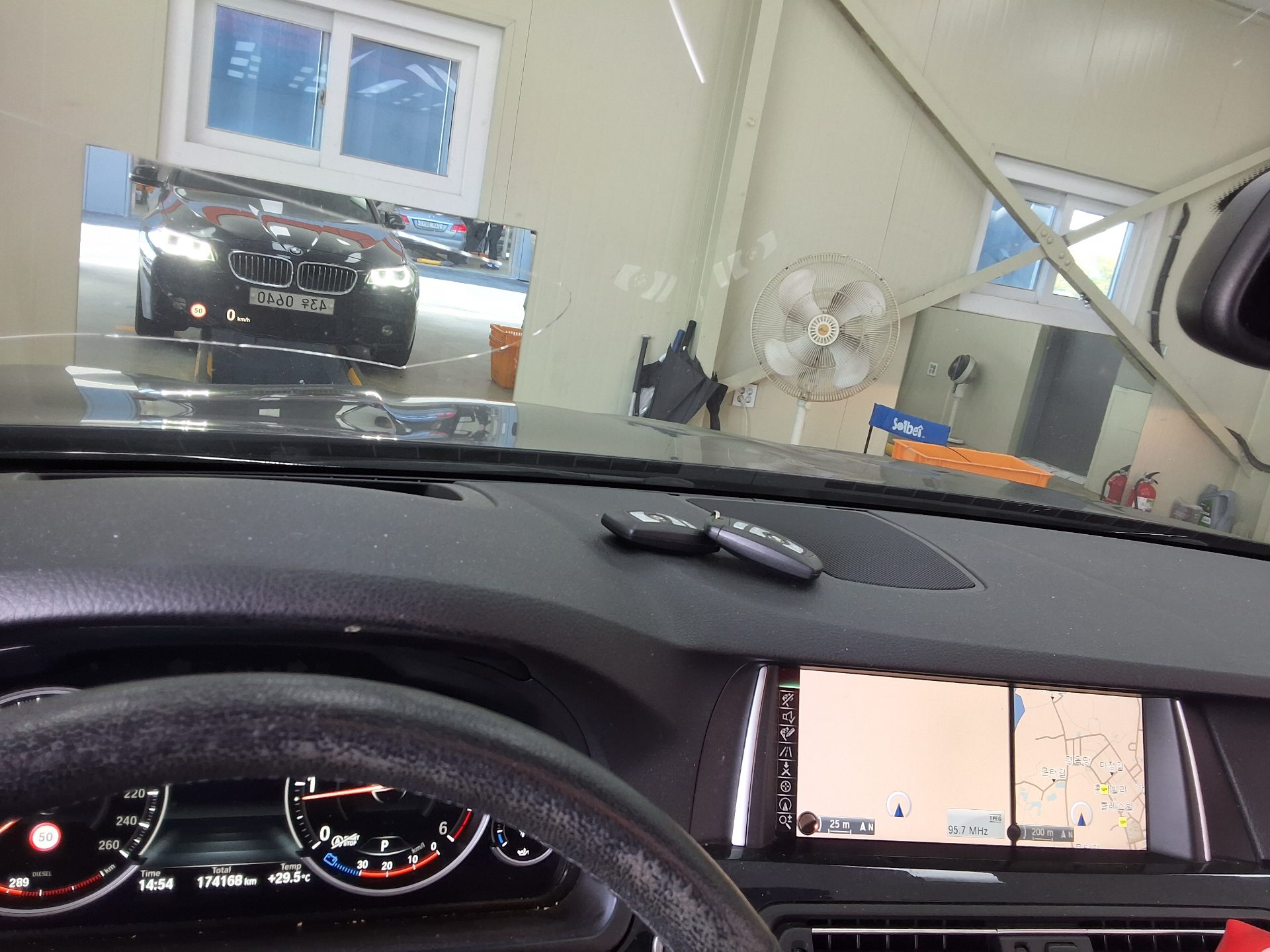 بي إم دبليو 5 Series 2016 520d