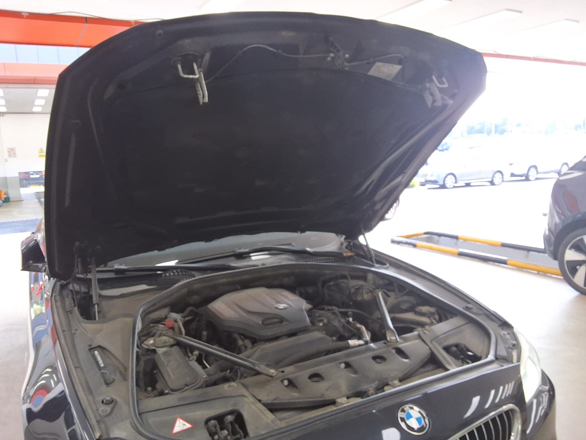 بي إم دبليو 5 Series 2016 520d
