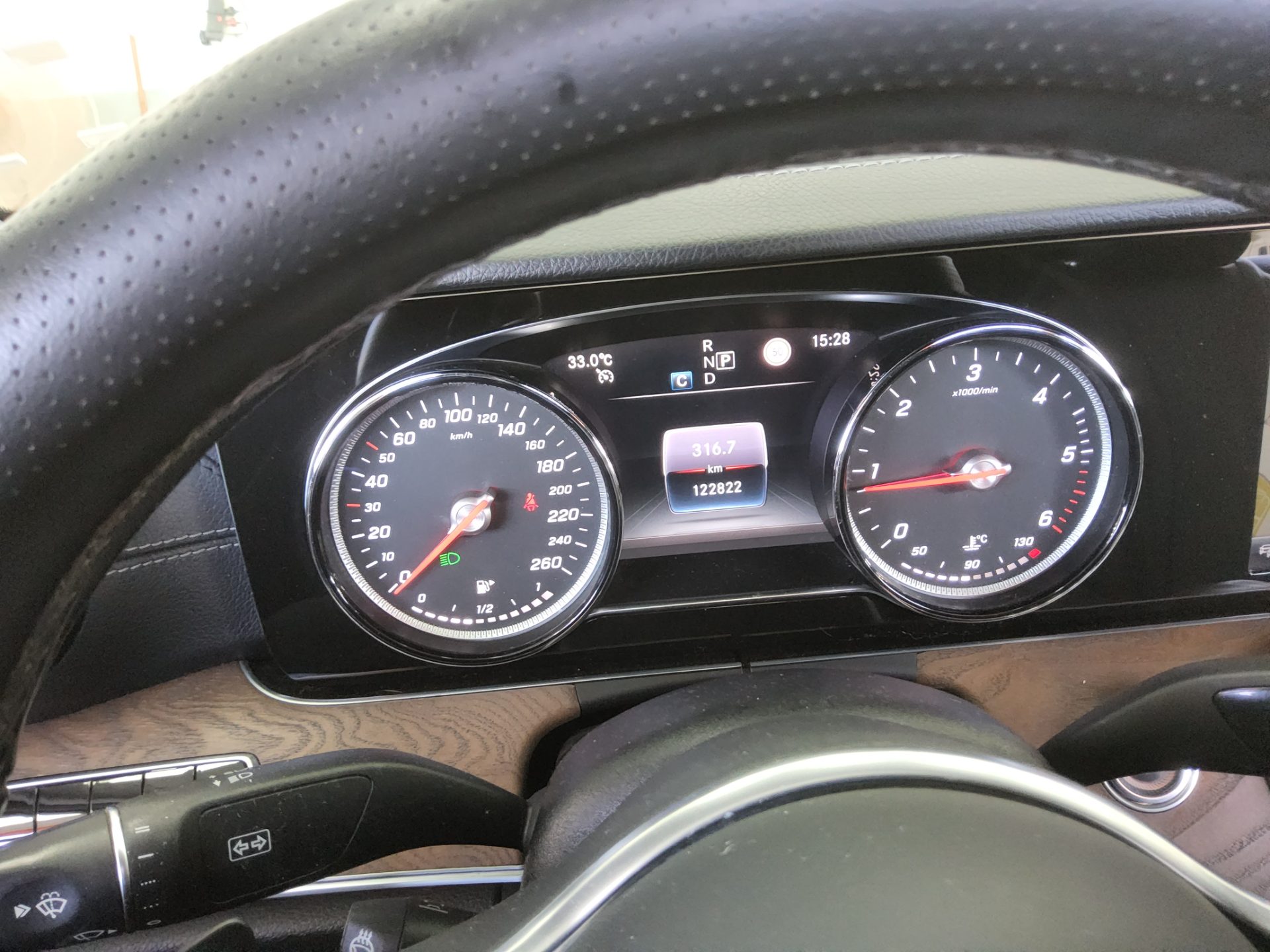 مرسيدس بنز E Class 2019 E220d 4MATIC إكسكلوسيف