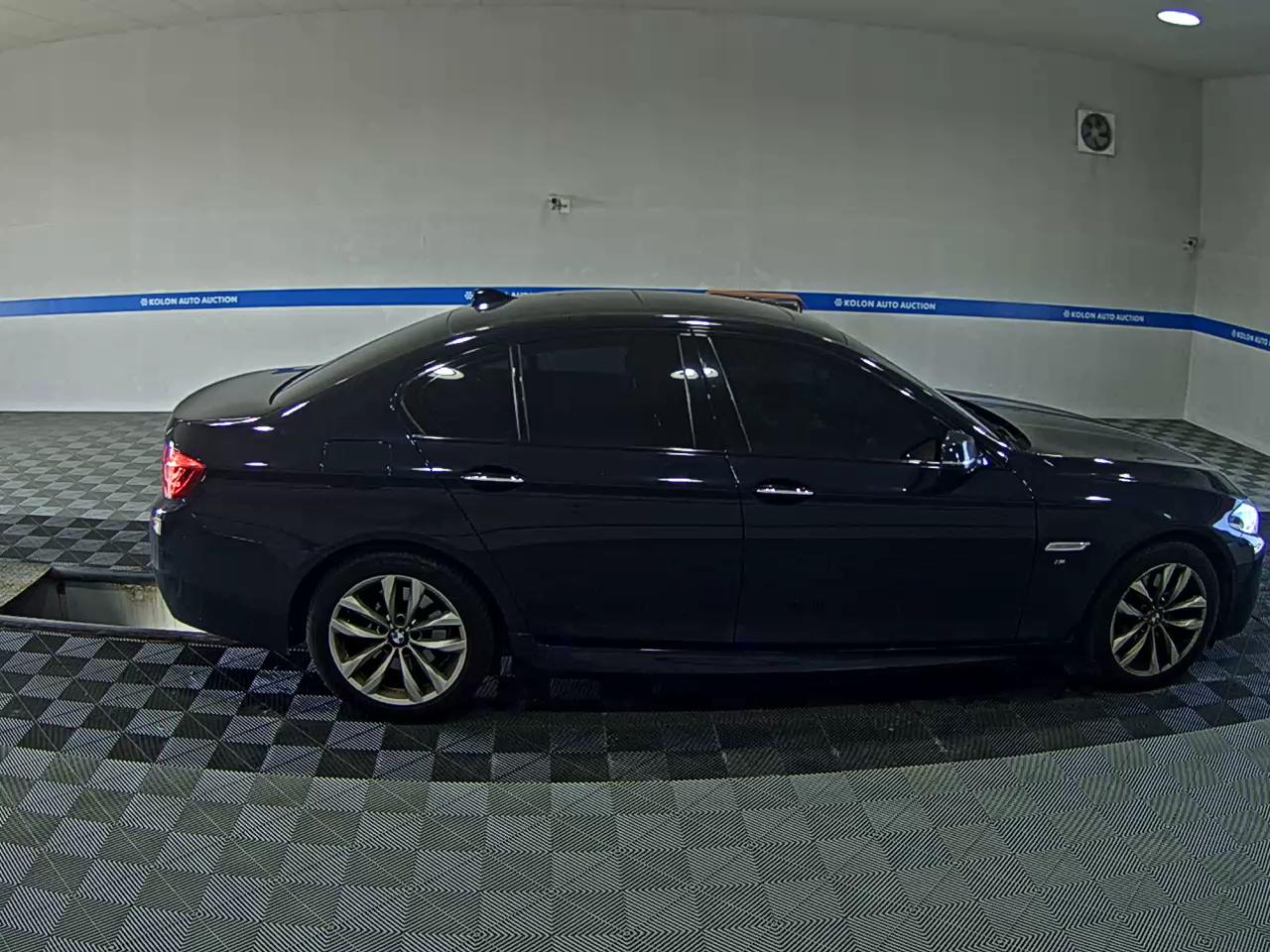 بي إم دبليو 5 Series 2016 520d