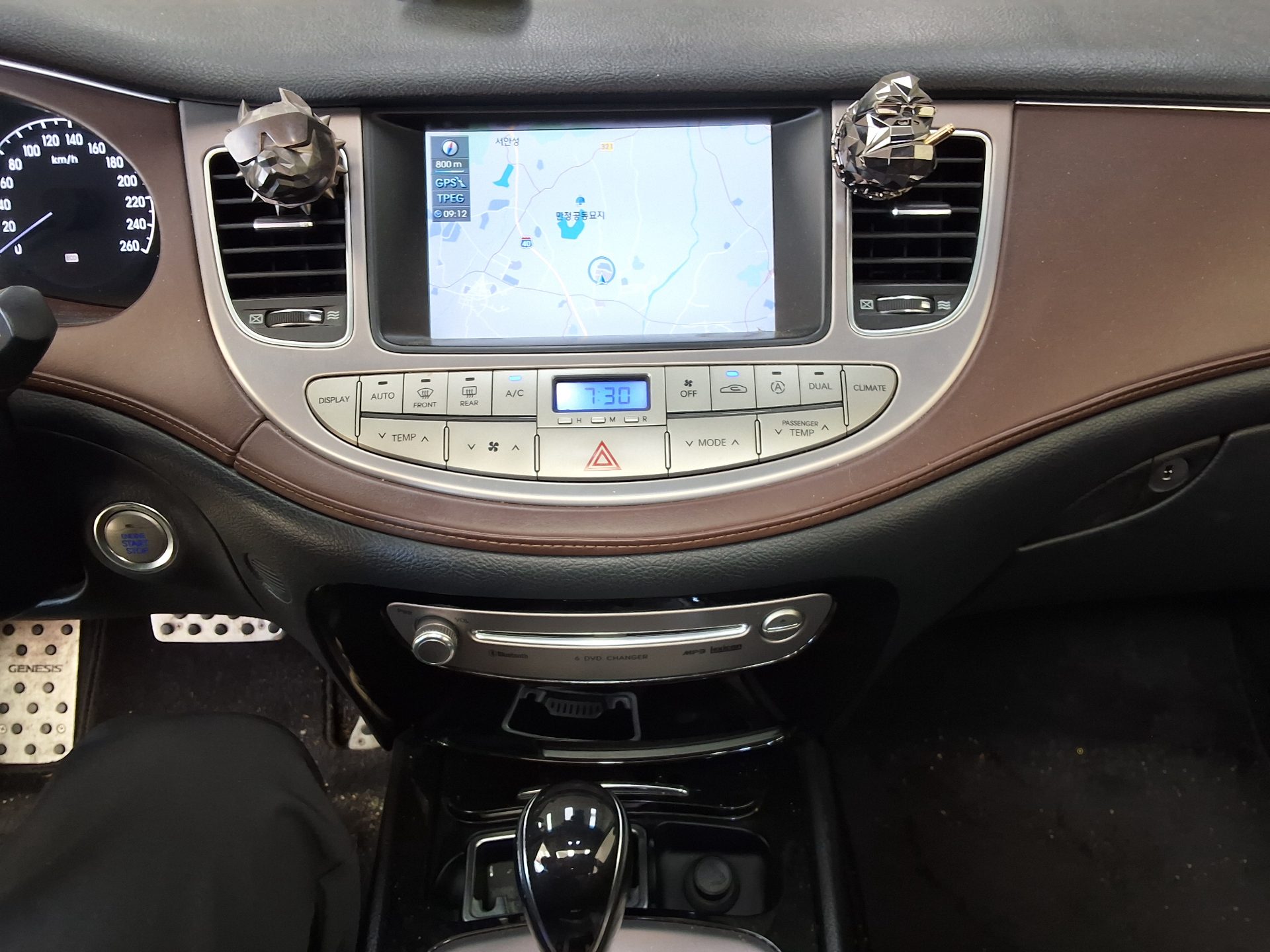 هيونداي جينيسيس Dh G330 مودرن 2012 فاخر VIP