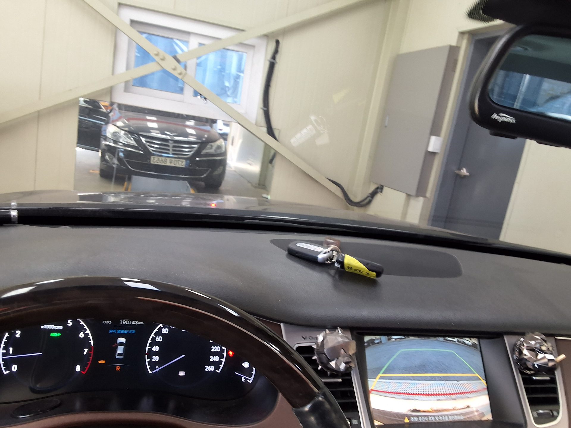 هيونداي جينيسيس Dh G330 مودرن 2012 فاخر VIP