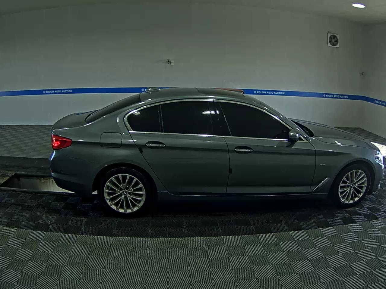 بي إم دبليو 5 Series 2018 فاخر LINE SPECIAL
