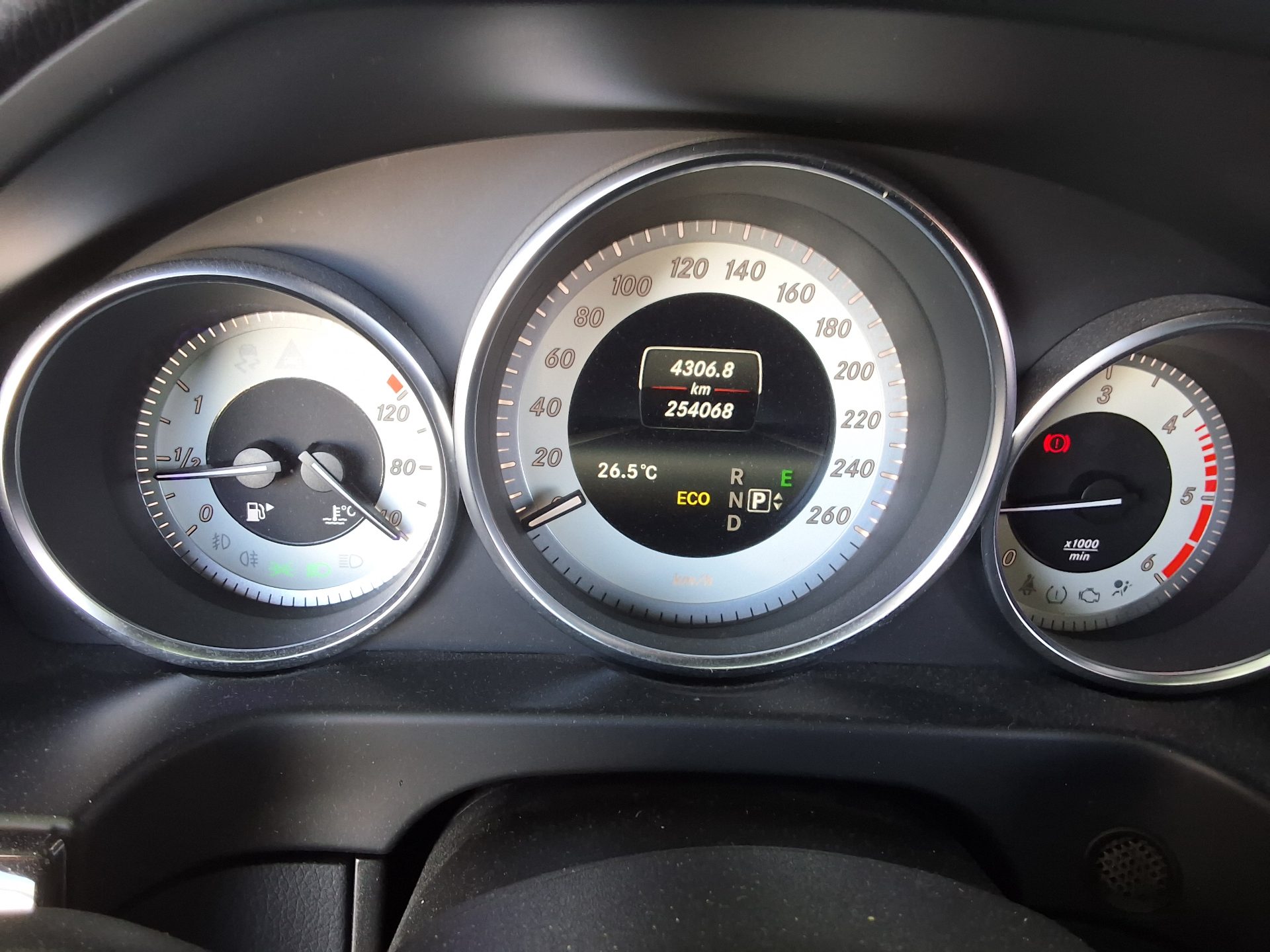 مرسيدس بنز E Class 2014 4MATIC