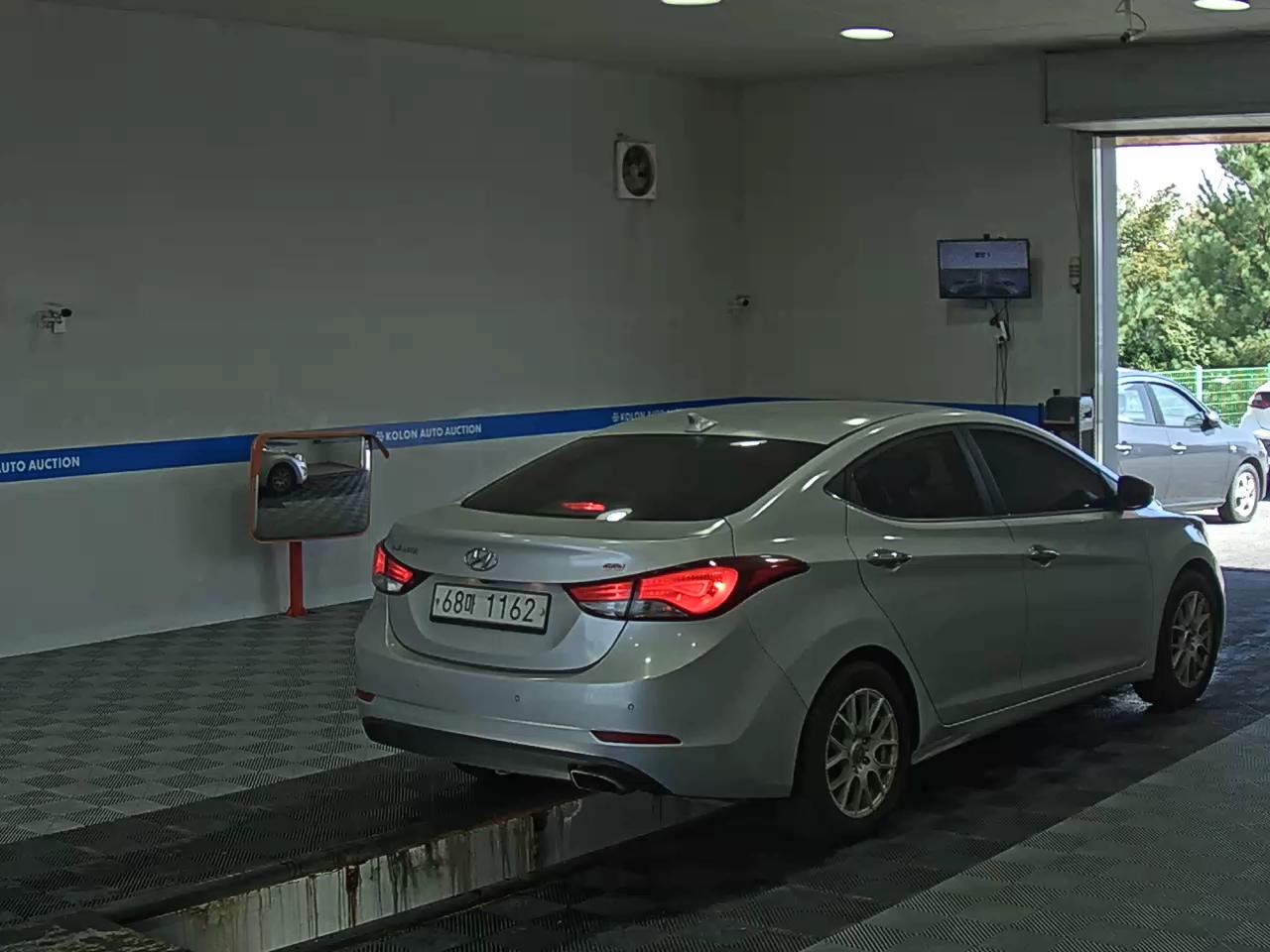 هيونداي أفانتي 2014 MODERN