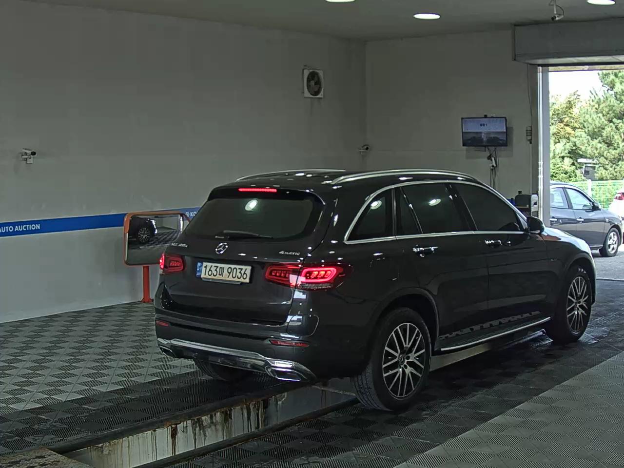 مرسيدس بنز جي إل سي Class 2021 4MATIC