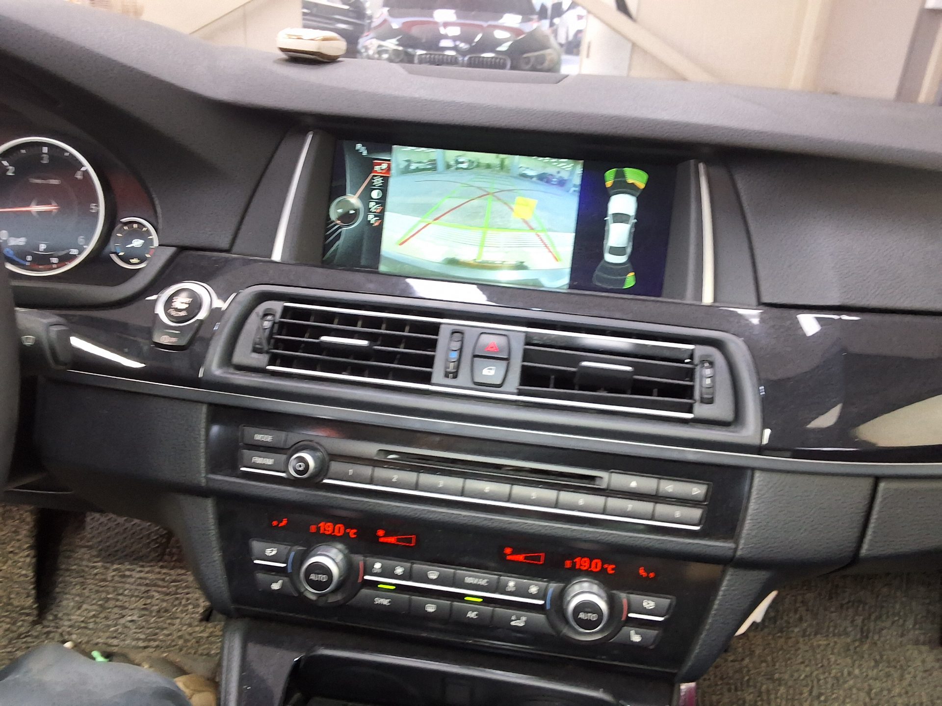 بي إم دبليو 5 Series 2014 520d