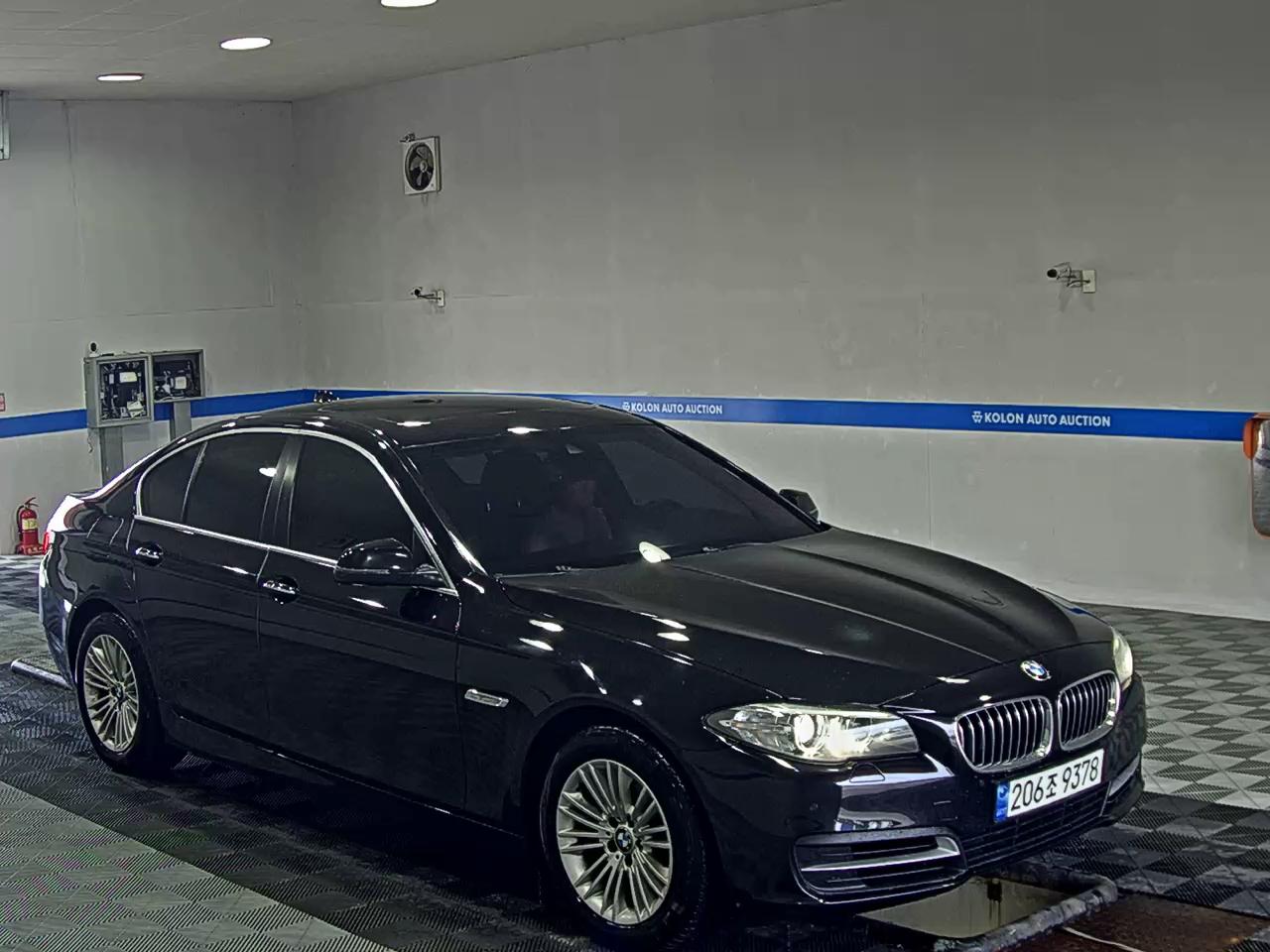 بي إم دبليو 5 Series 2014 520d