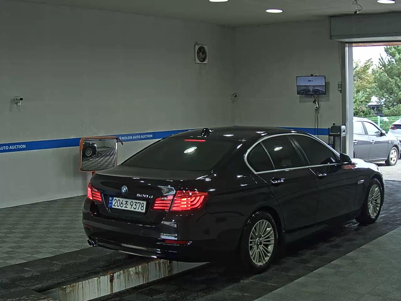 بي إم دبليو 5 Series 2014 520d