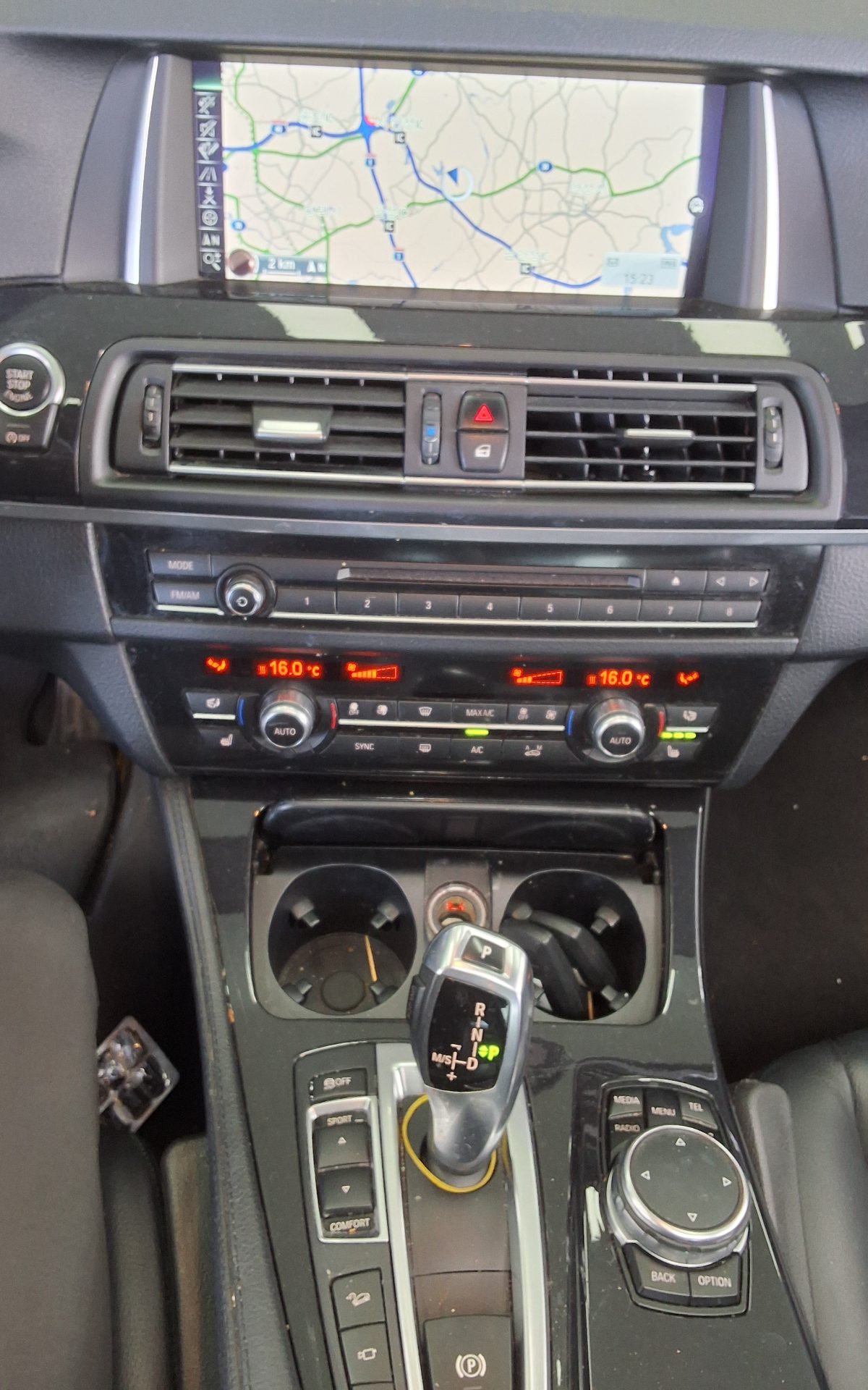 بي إم دبليو 5 Series 2016 520d