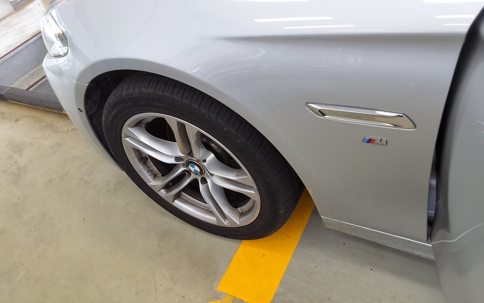 بي إم دبليو 5 Series 2016 520d