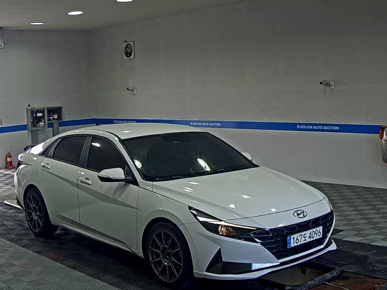 هيونداي أفانتي 2021 MODERN