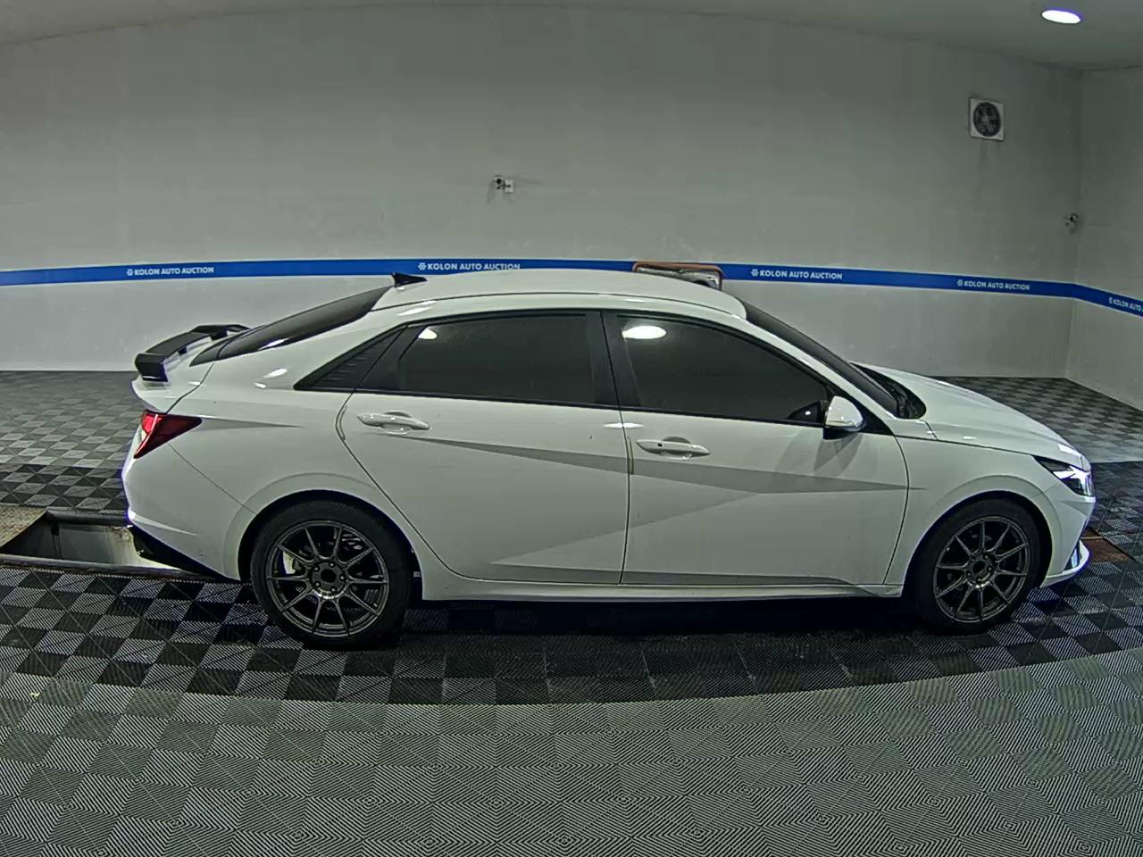 هيونداي أفانتي 2021 MODERN