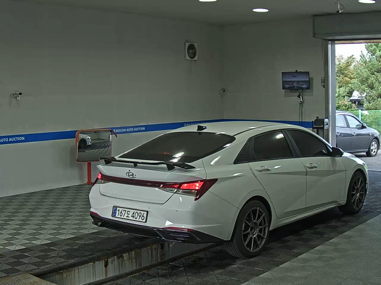 هيونداي أفانتي 2021 MODERN