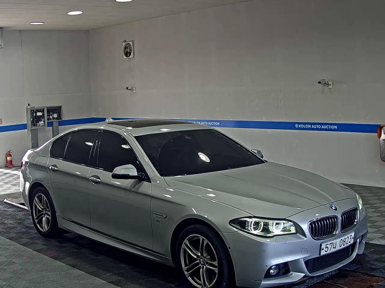 بي إم دبليو 5 Series 2016 520d