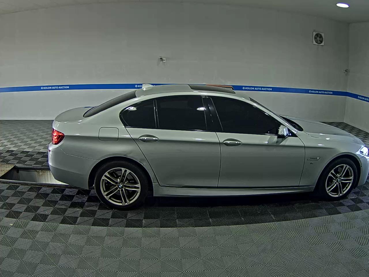 بي إم دبليو 5 Series 2016 520d