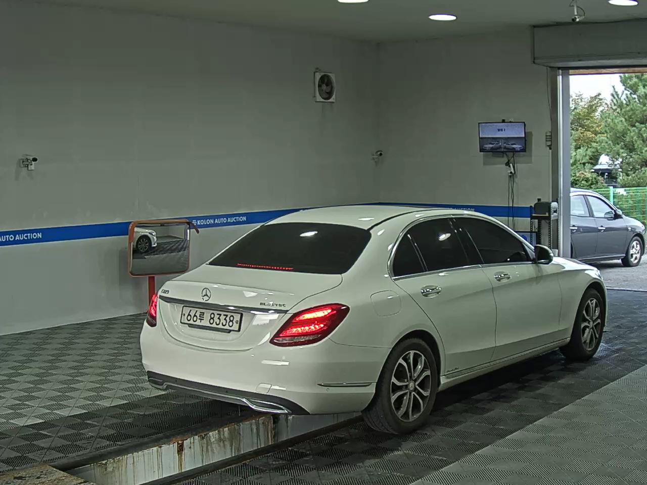 مرسيدس بنز C Class 2015 C220