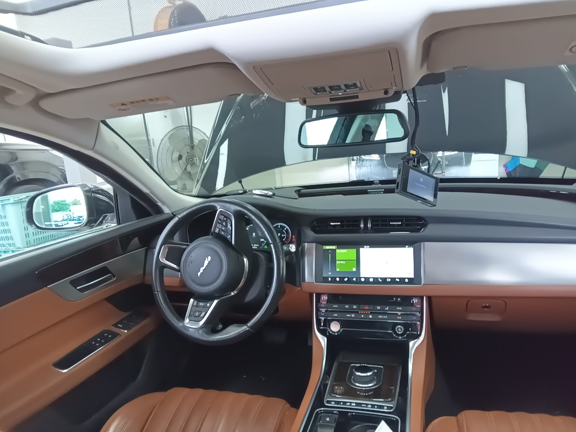 جاكوار Xf 2018